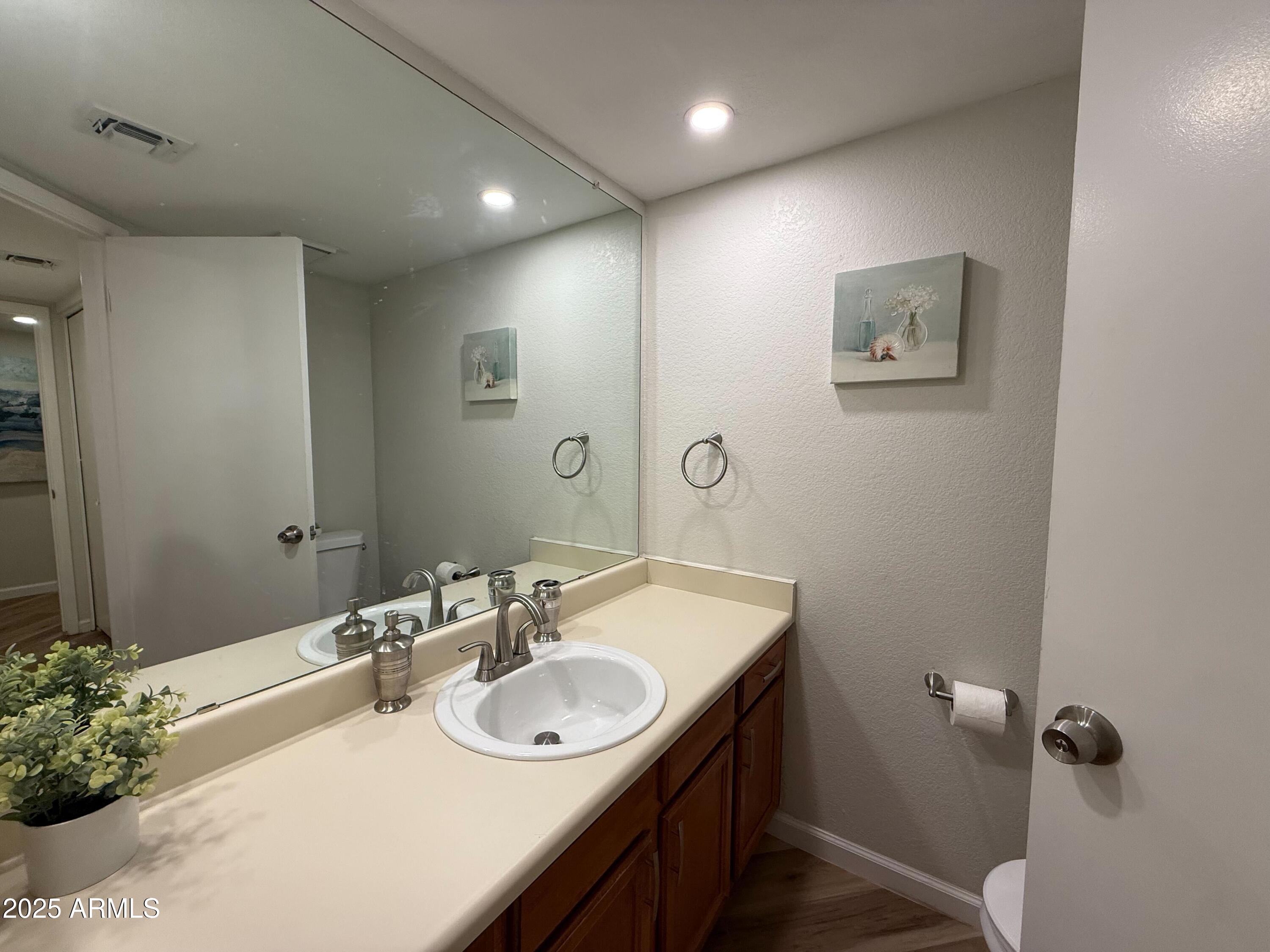 3228 W GLENDALE Avenue 103