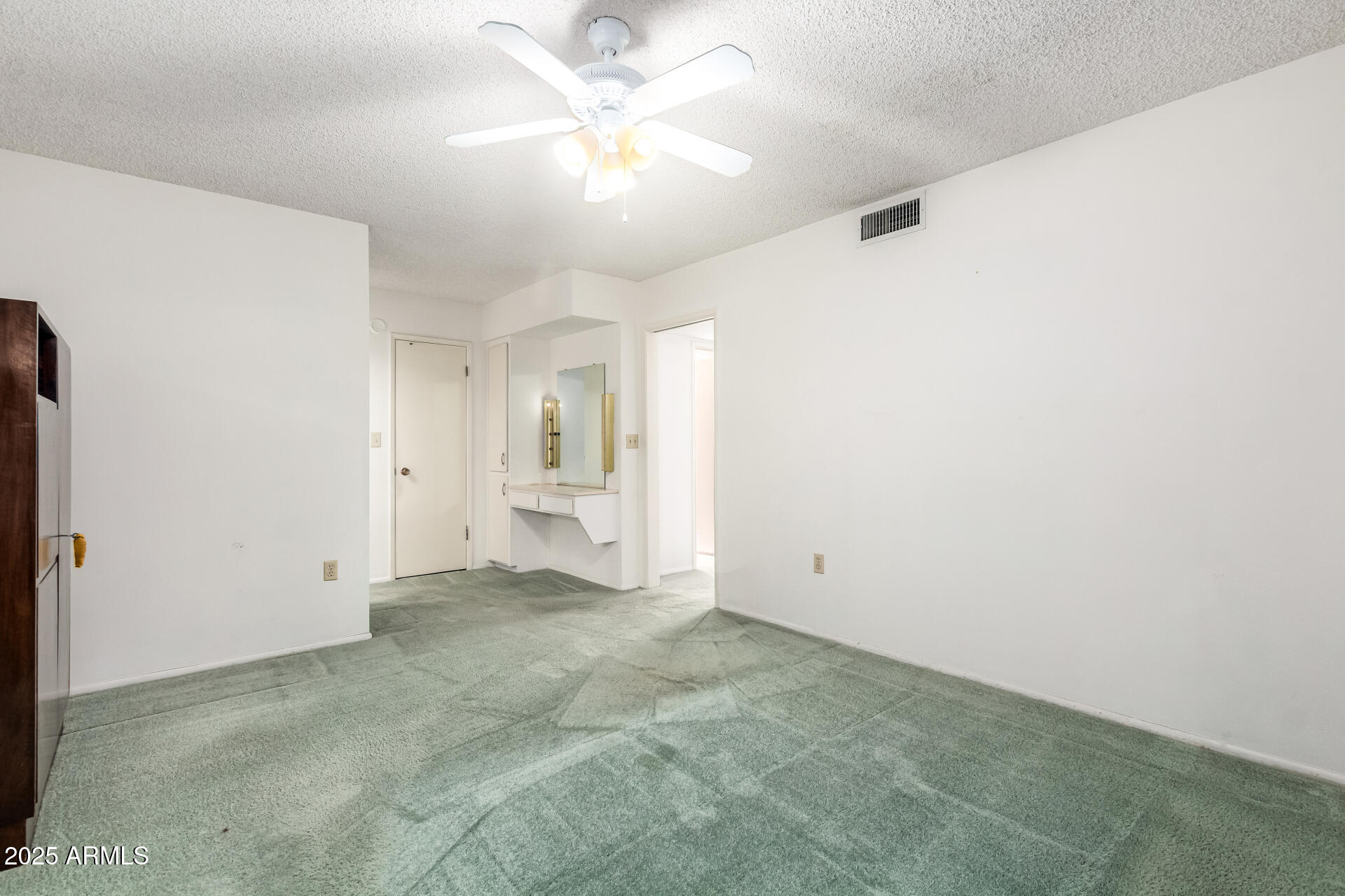 10764 W CINNEBAR Avenue