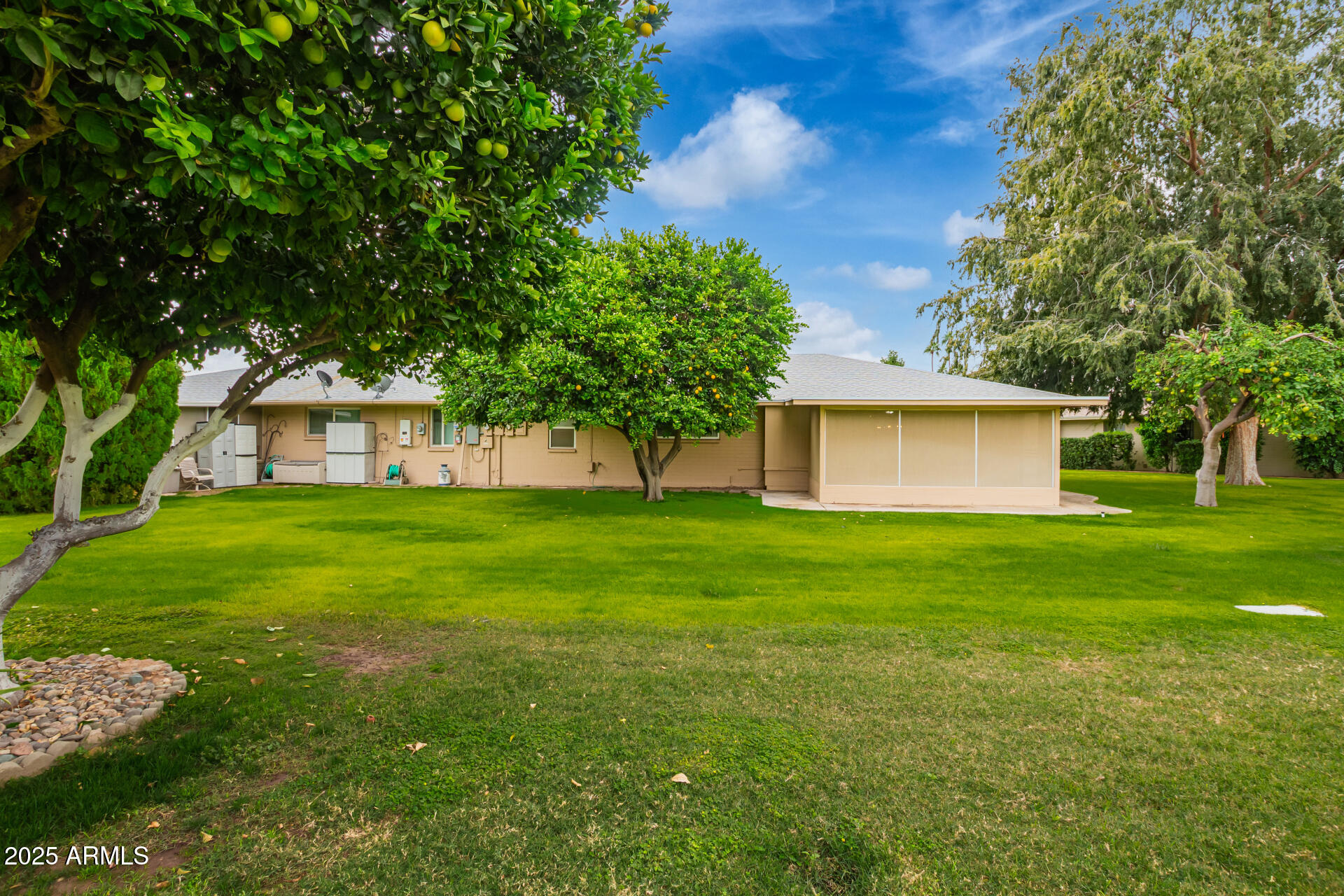 10764 W CINNEBAR Avenue