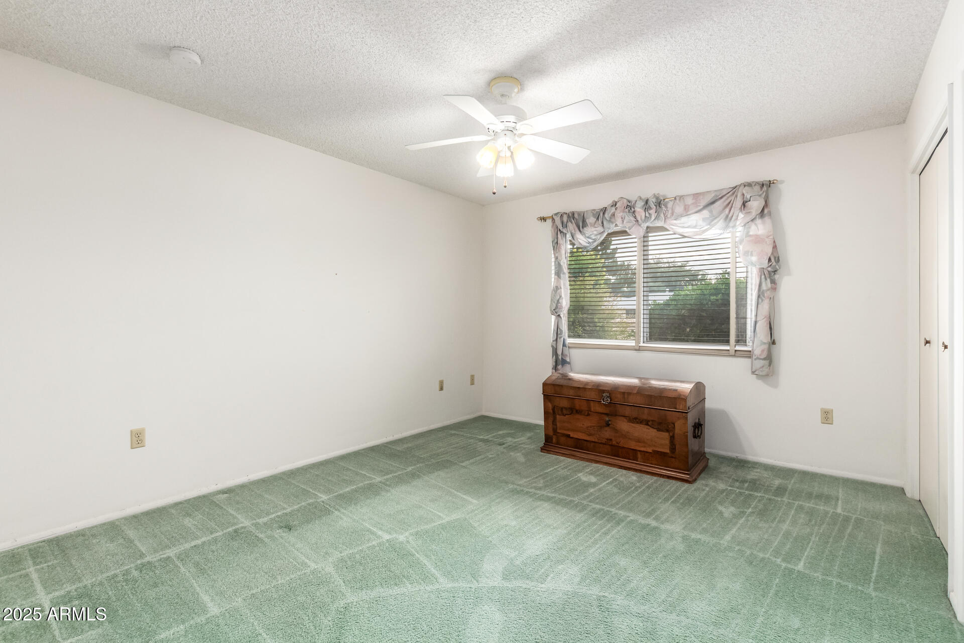 10764 W CINNEBAR Avenue