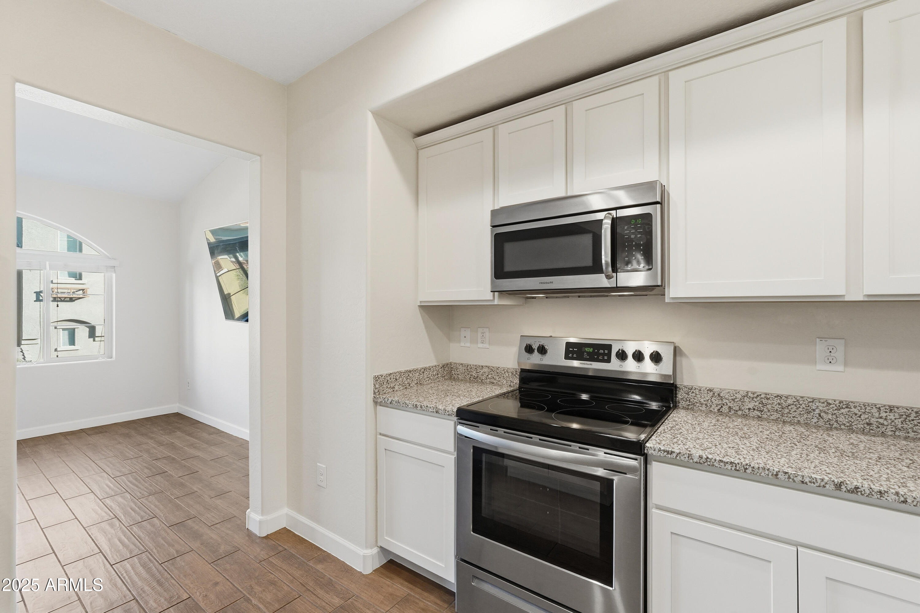 240 W JUNIPER Avenue 1220