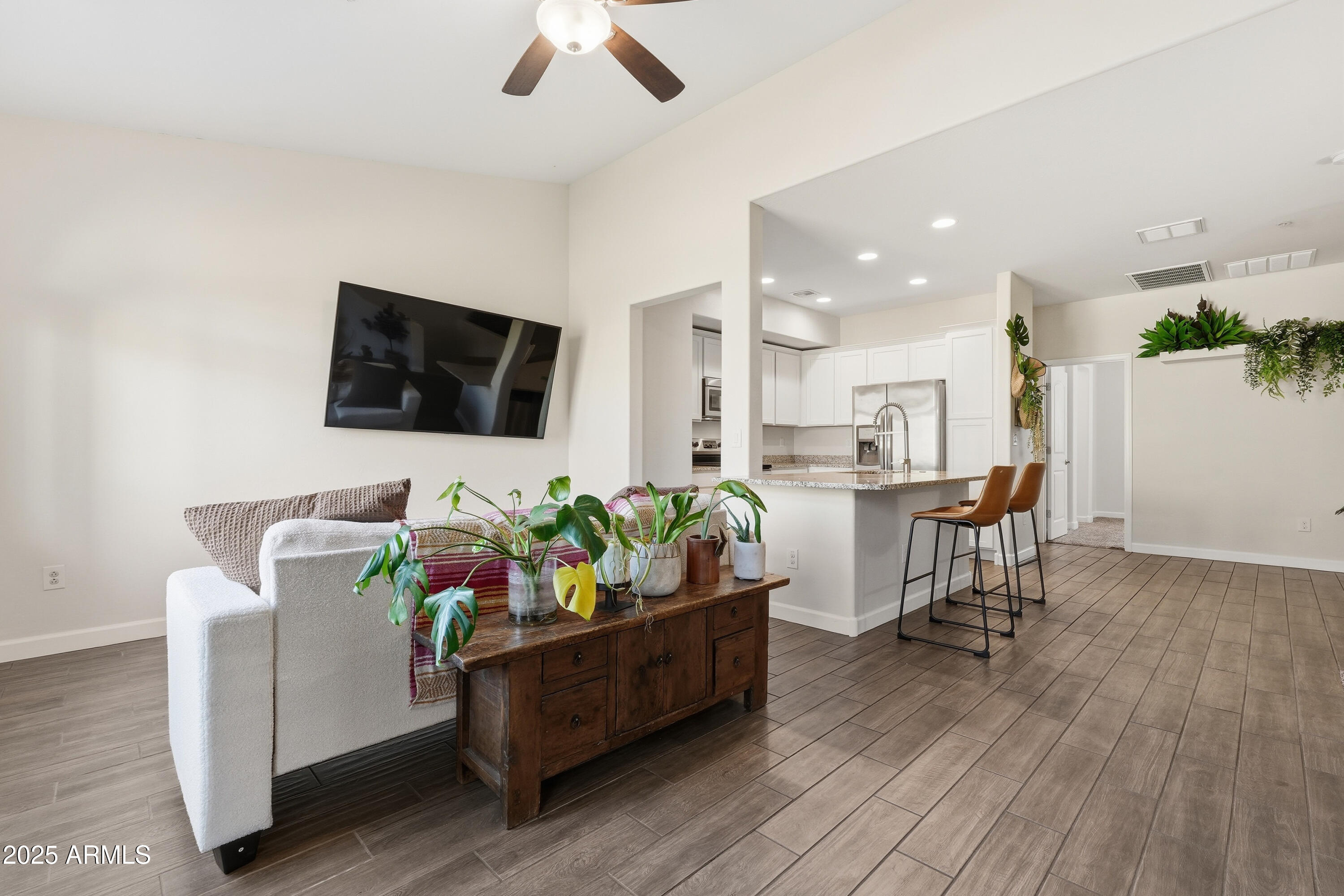 240 W JUNIPER Avenue 1220