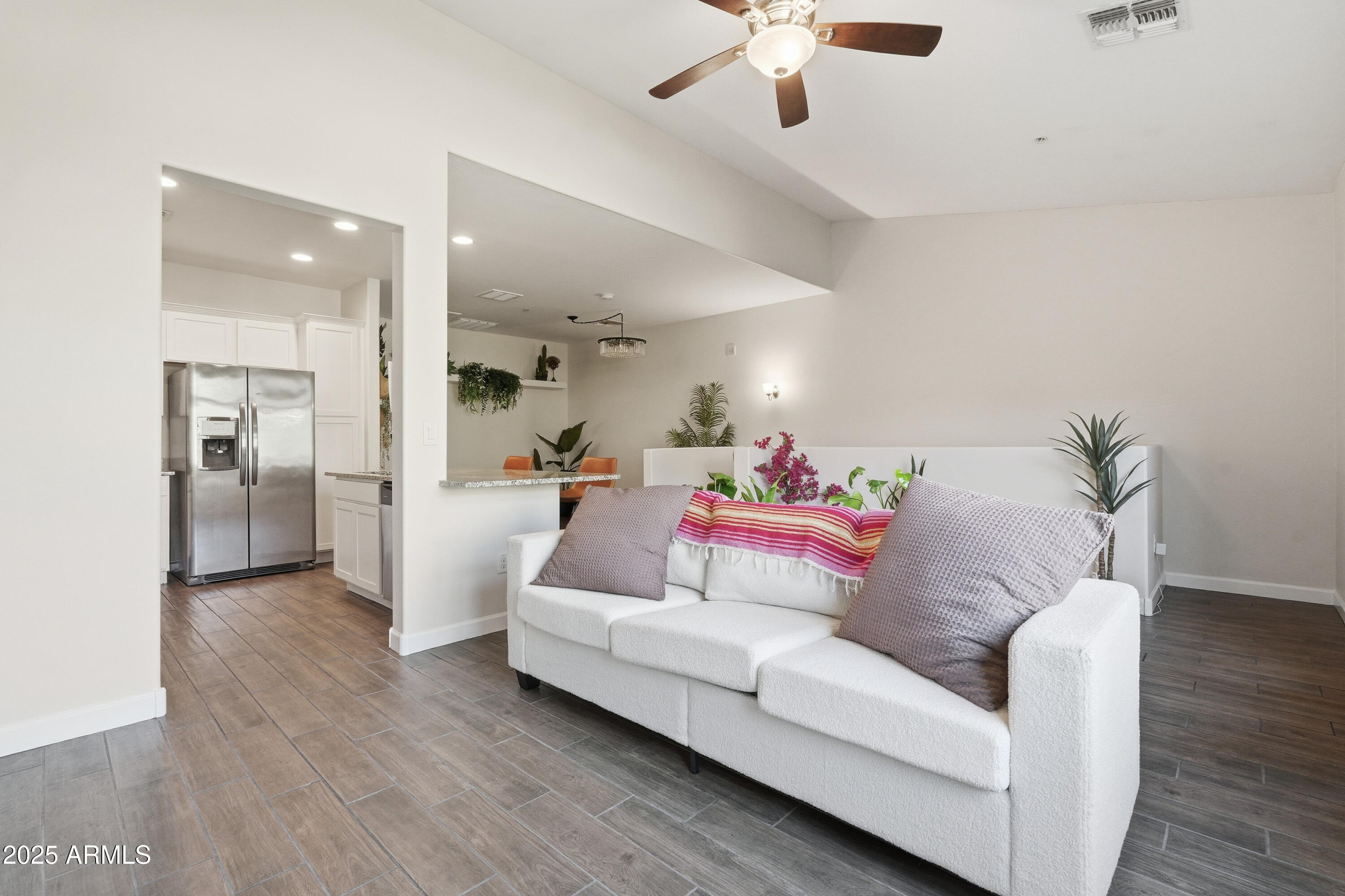 240 W JUNIPER Avenue 1220