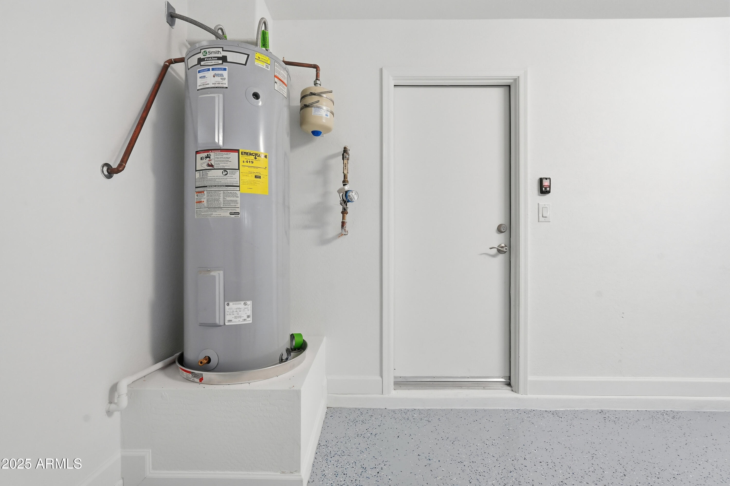 240 W JUNIPER Avenue 1220