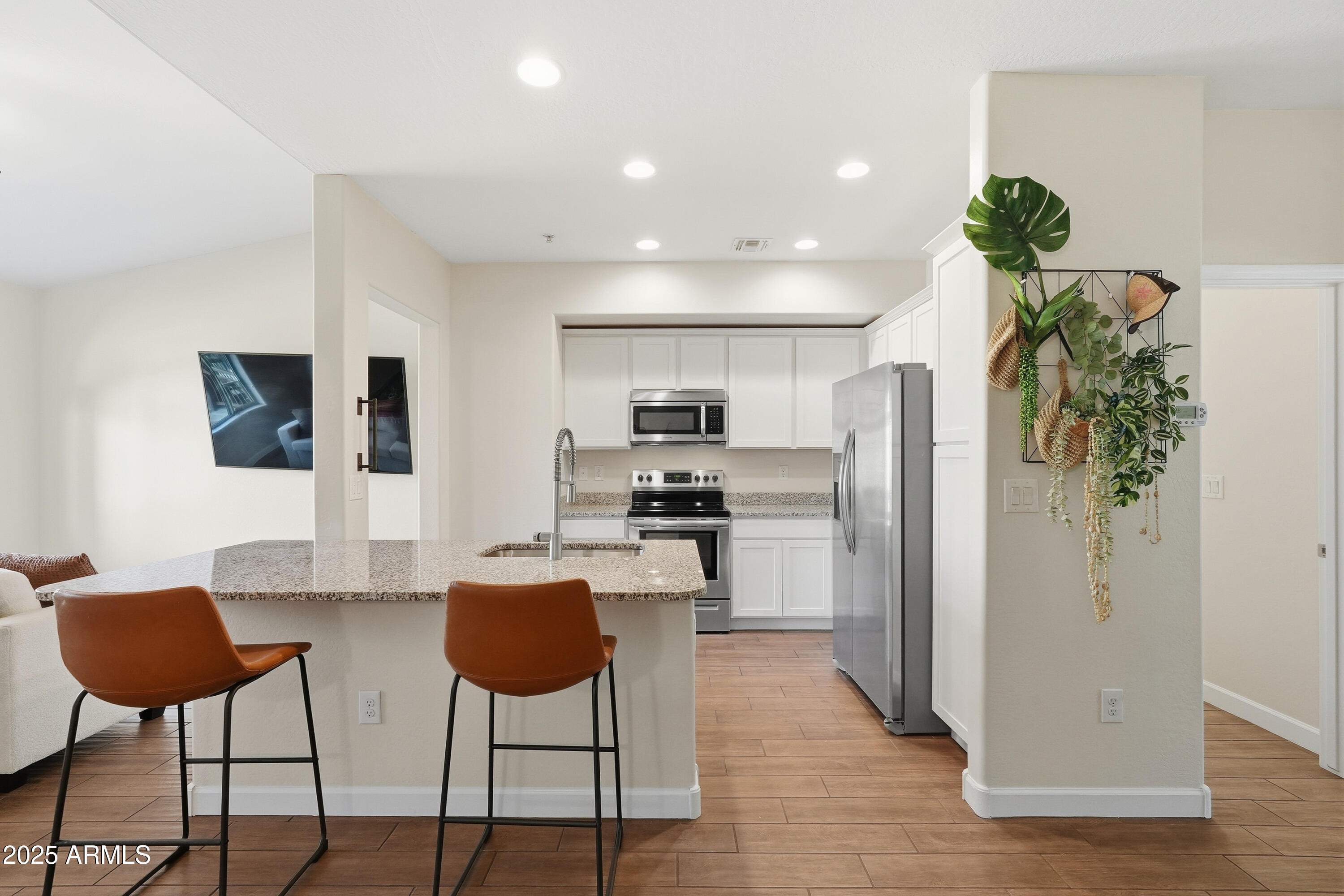 240 W JUNIPER Avenue 1220