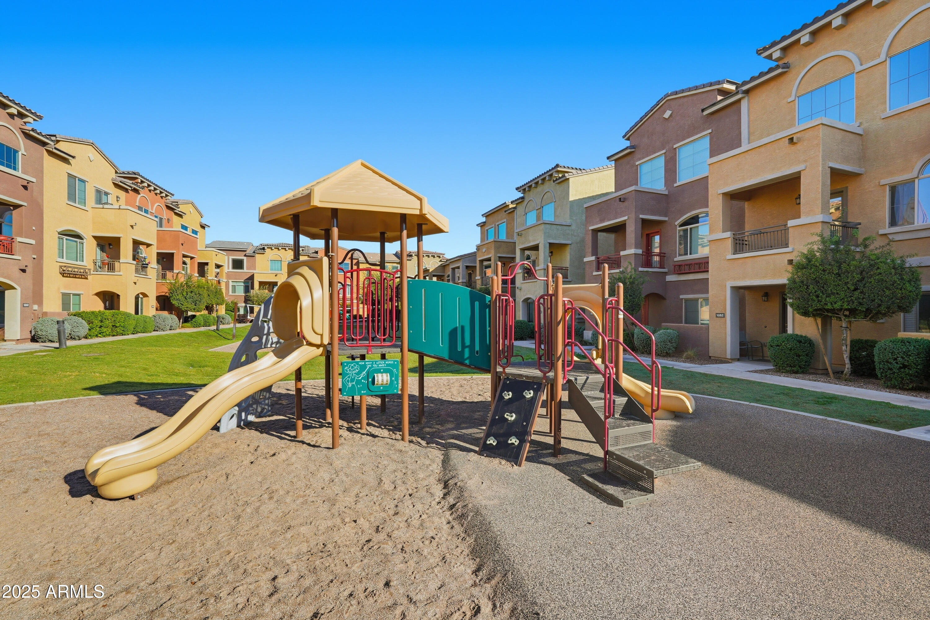 240 W JUNIPER Avenue 1220