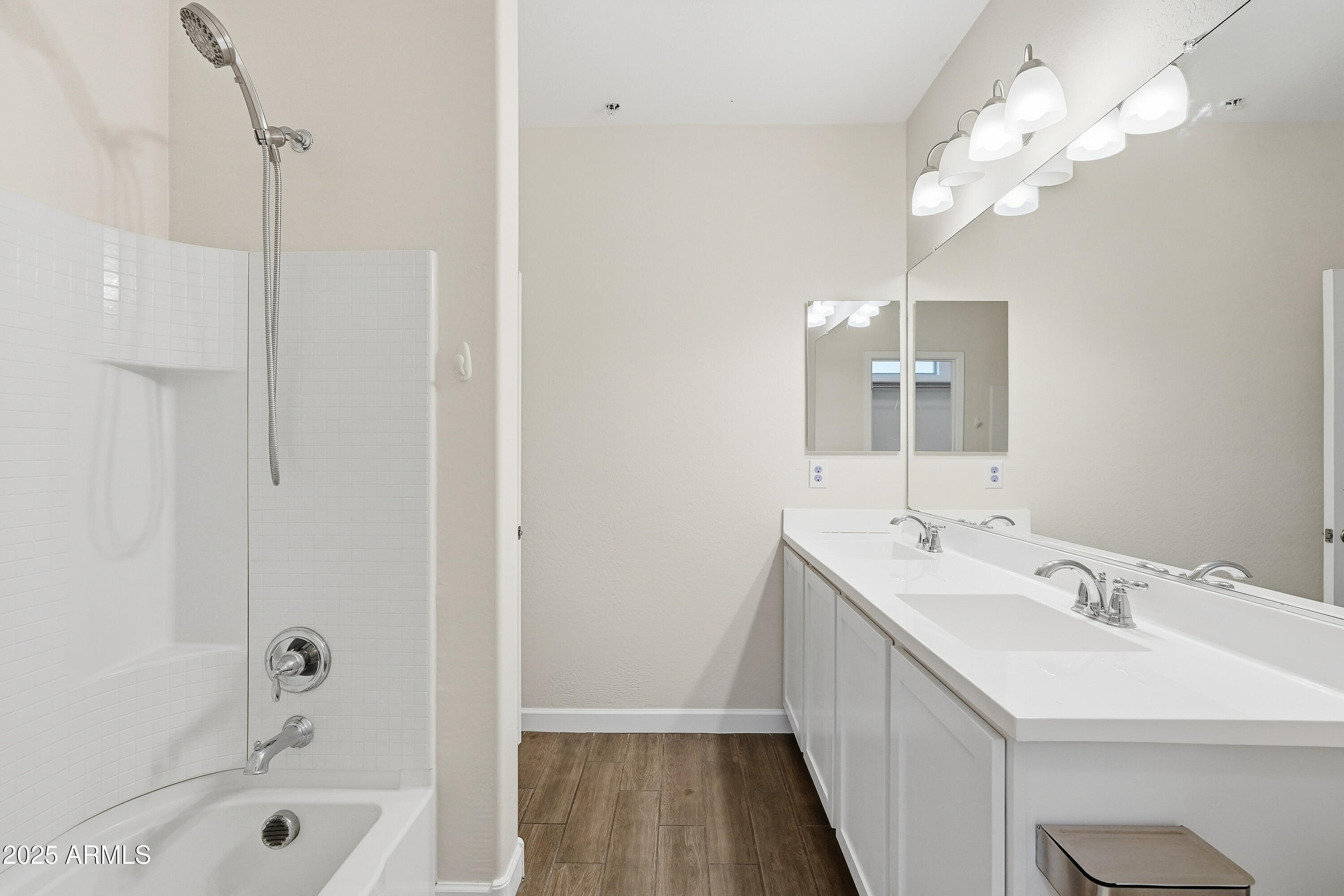 240 W JUNIPER Avenue 1220