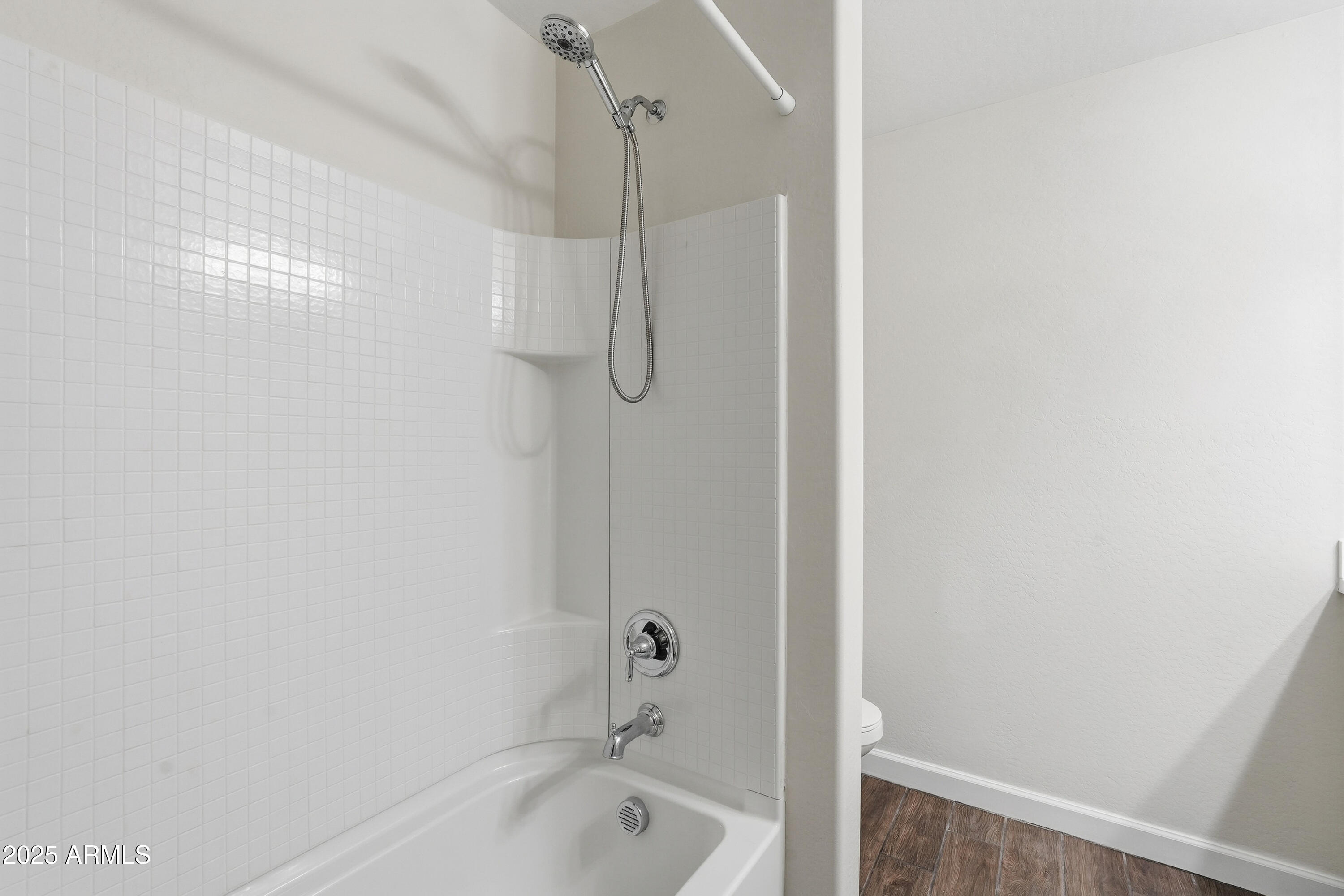 240 W JUNIPER Avenue 1220