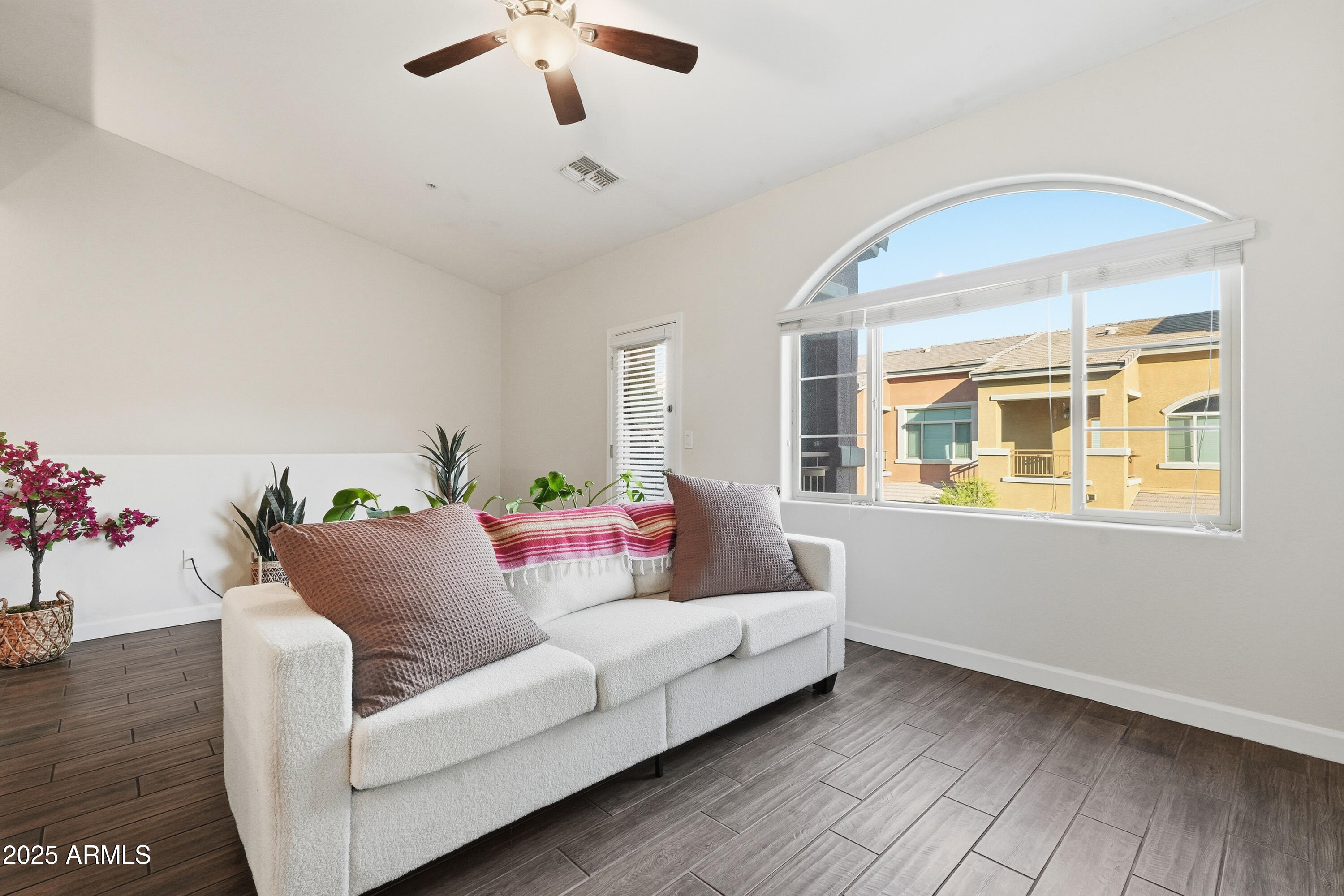 240 W JUNIPER Avenue 1220