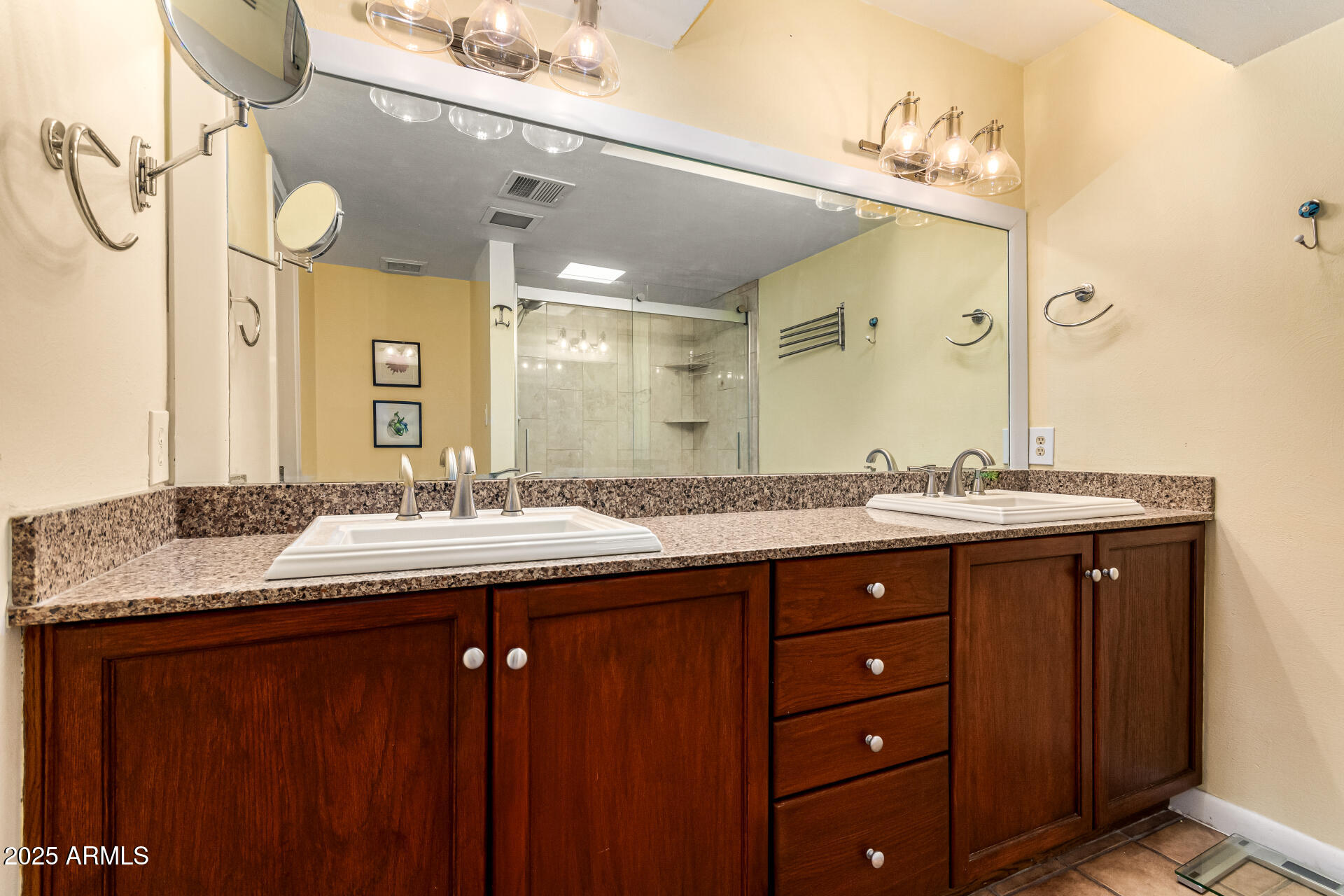 7755 E THOMAS Road 17