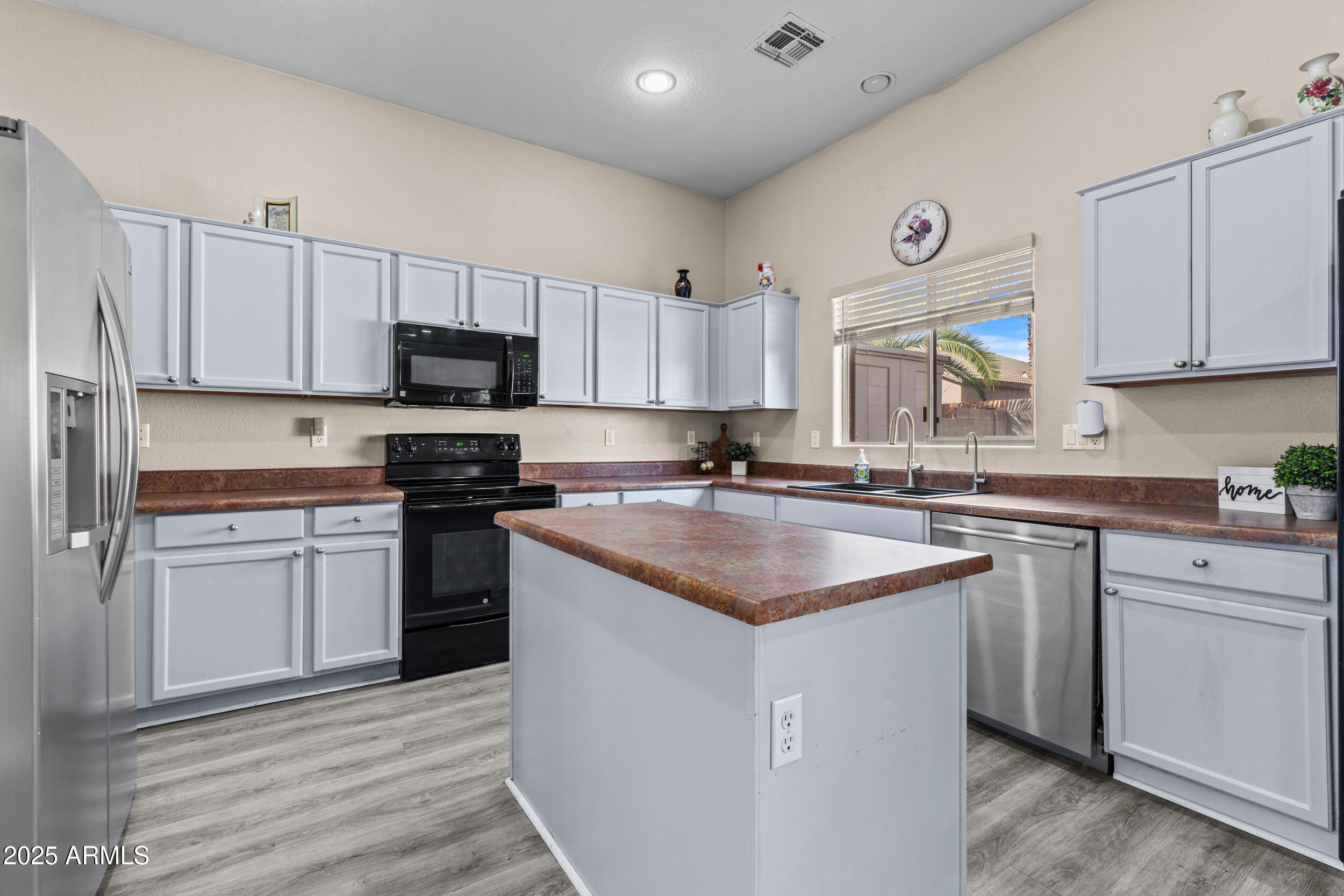 15516 W MARCONI Avenue