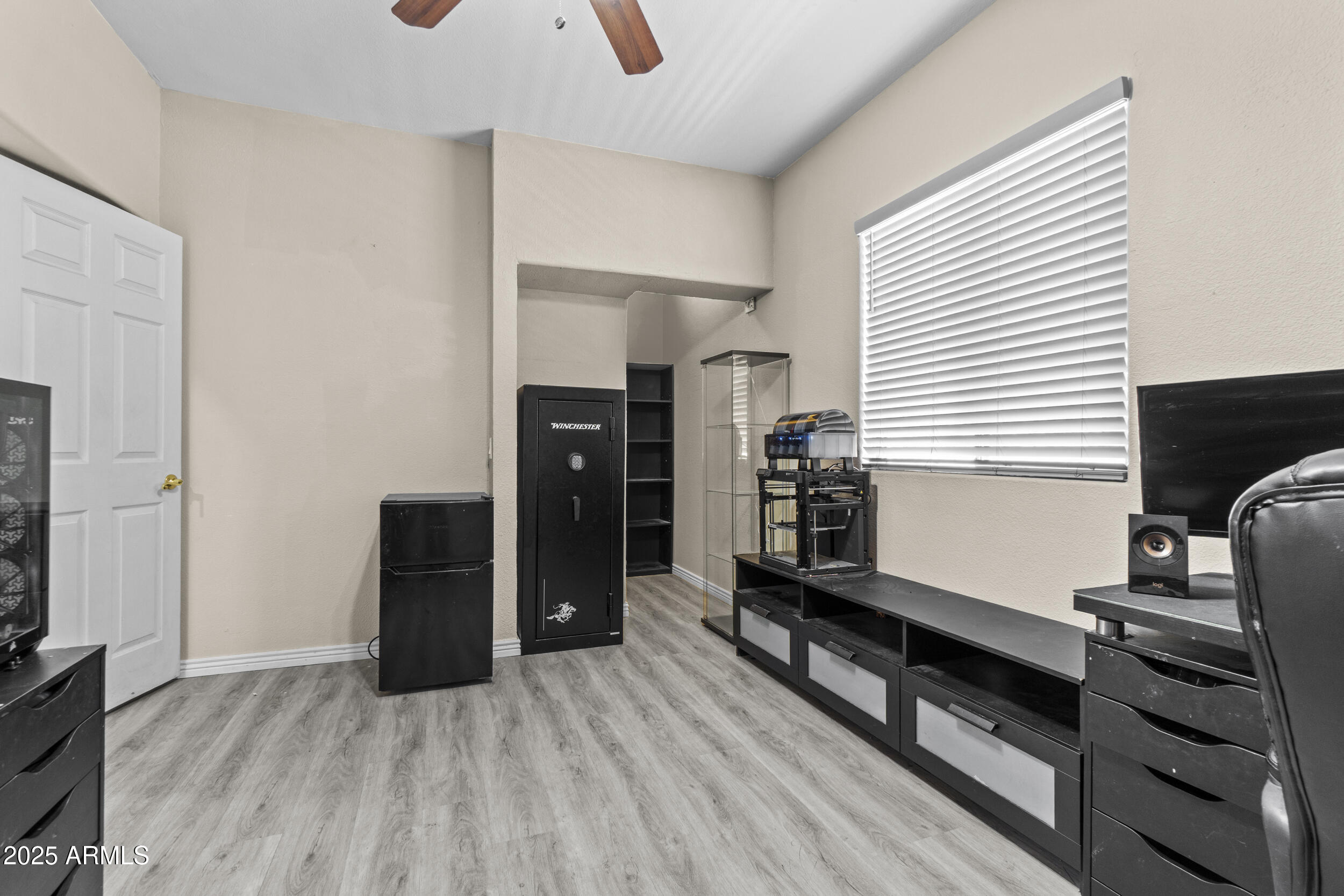 15516 W MARCONI Avenue