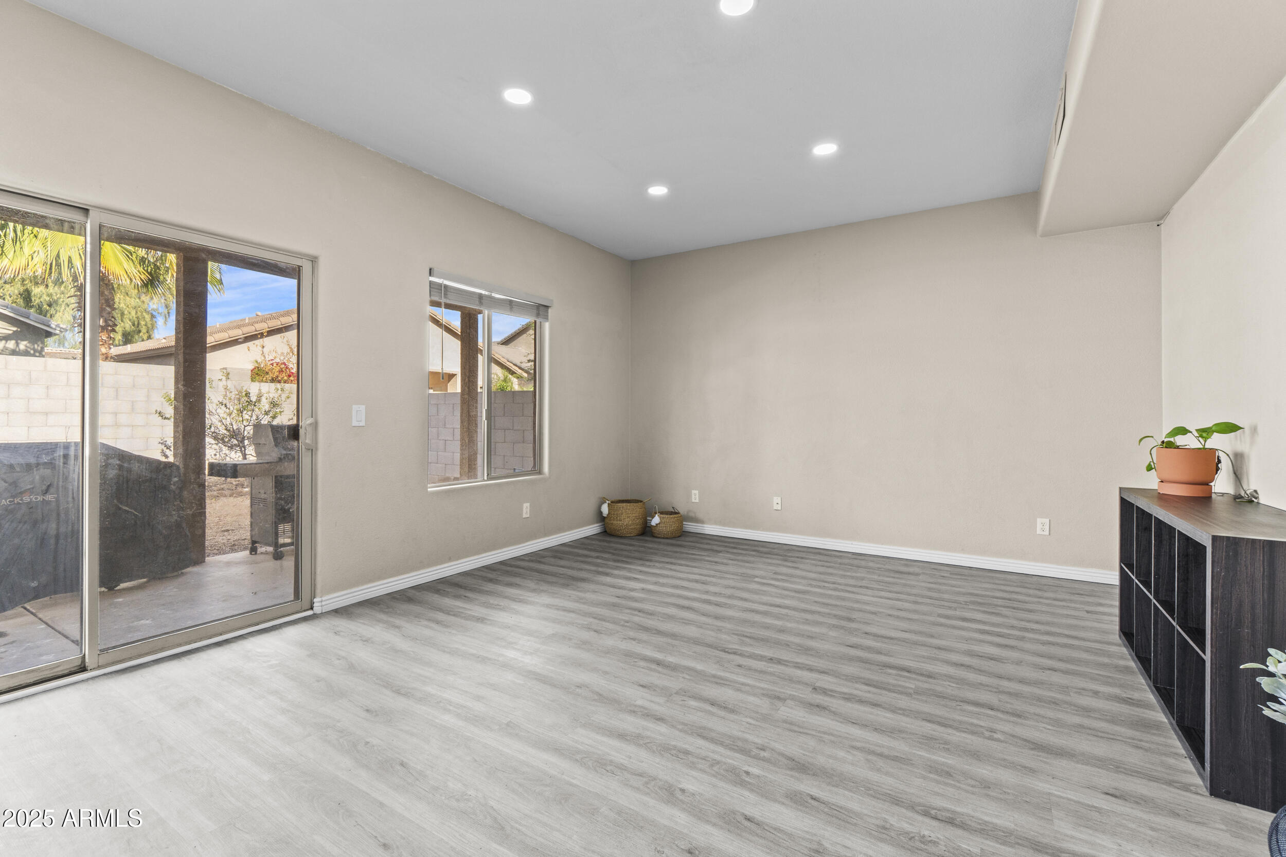 15516 W MARCONI Avenue