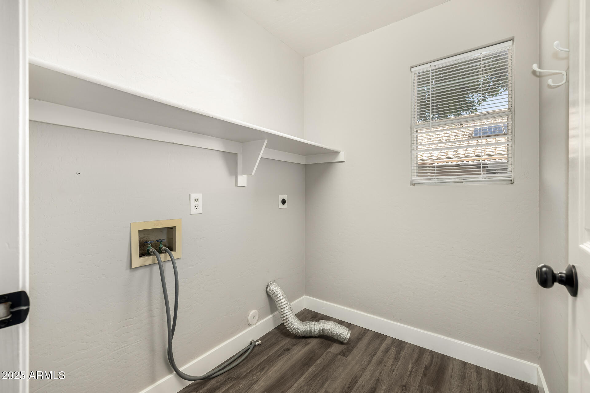 660 W MENDOZA Avenue