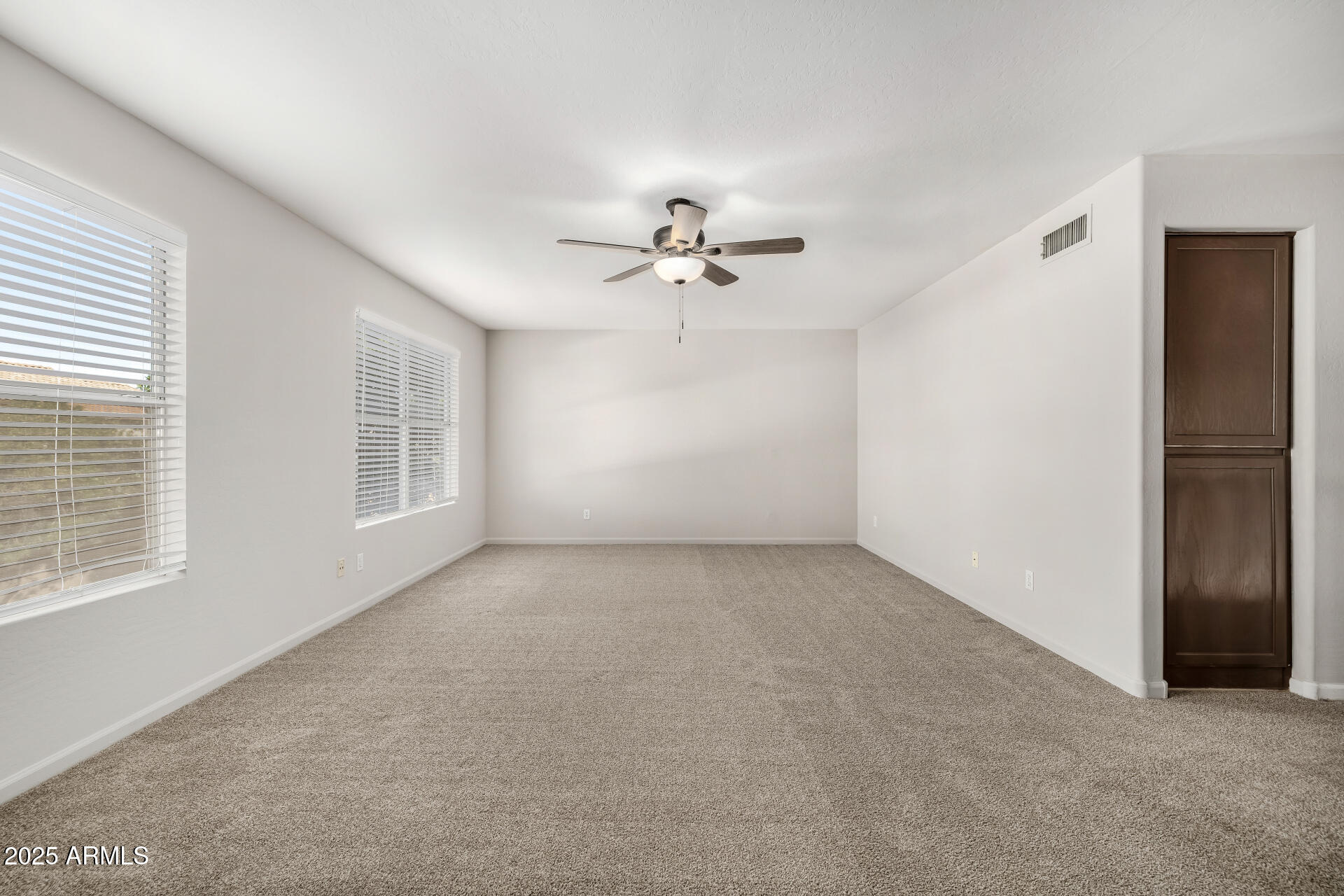 660 W MENDOZA Avenue