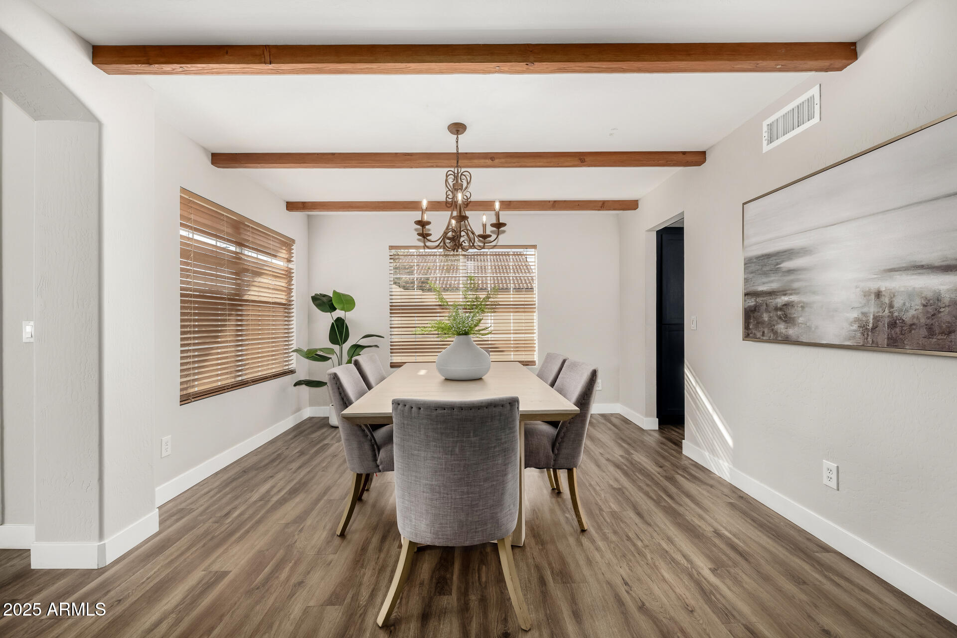 660 W MENDOZA Avenue