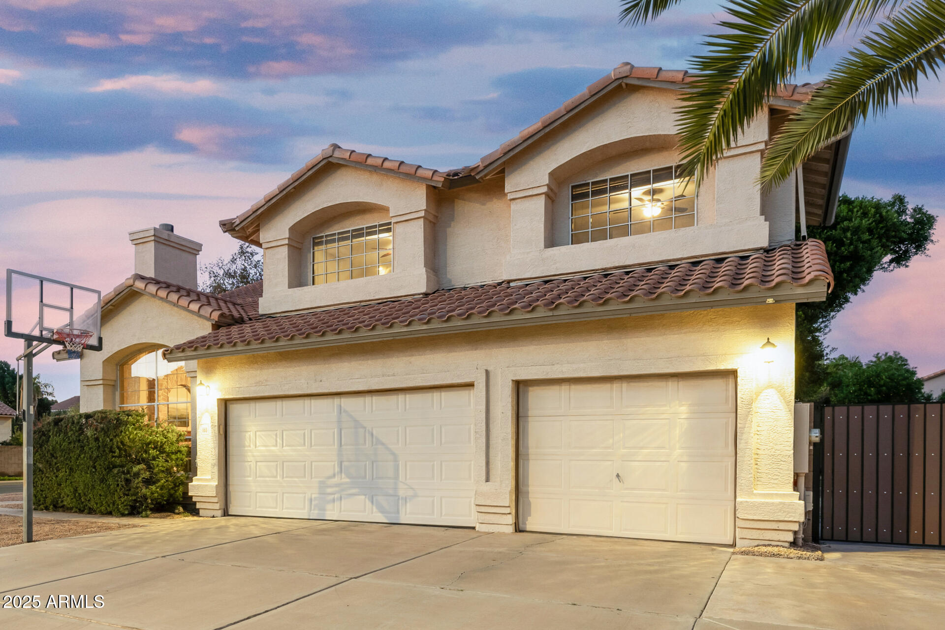 660 W MENDOZA Avenue