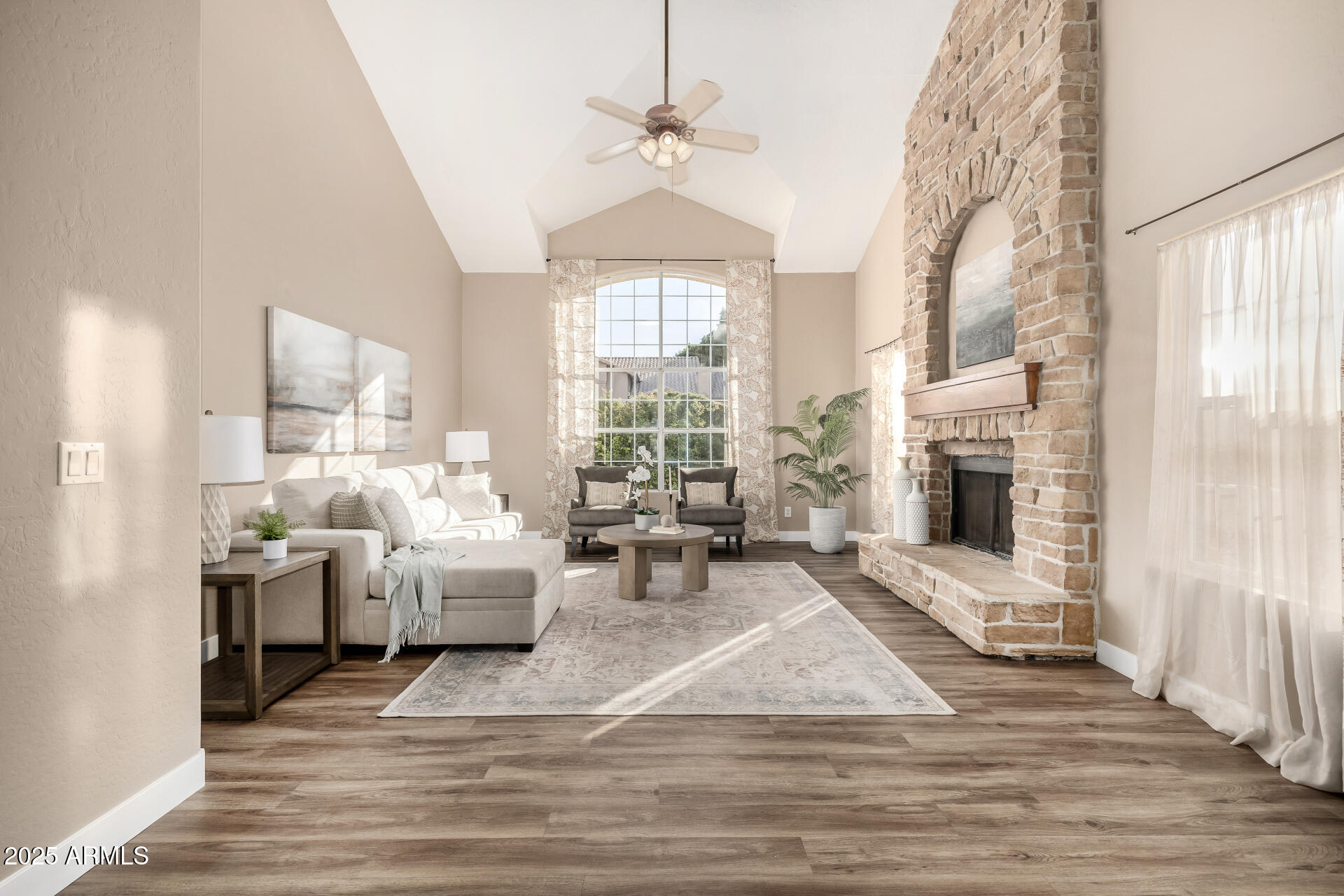 660 W MENDOZA Avenue