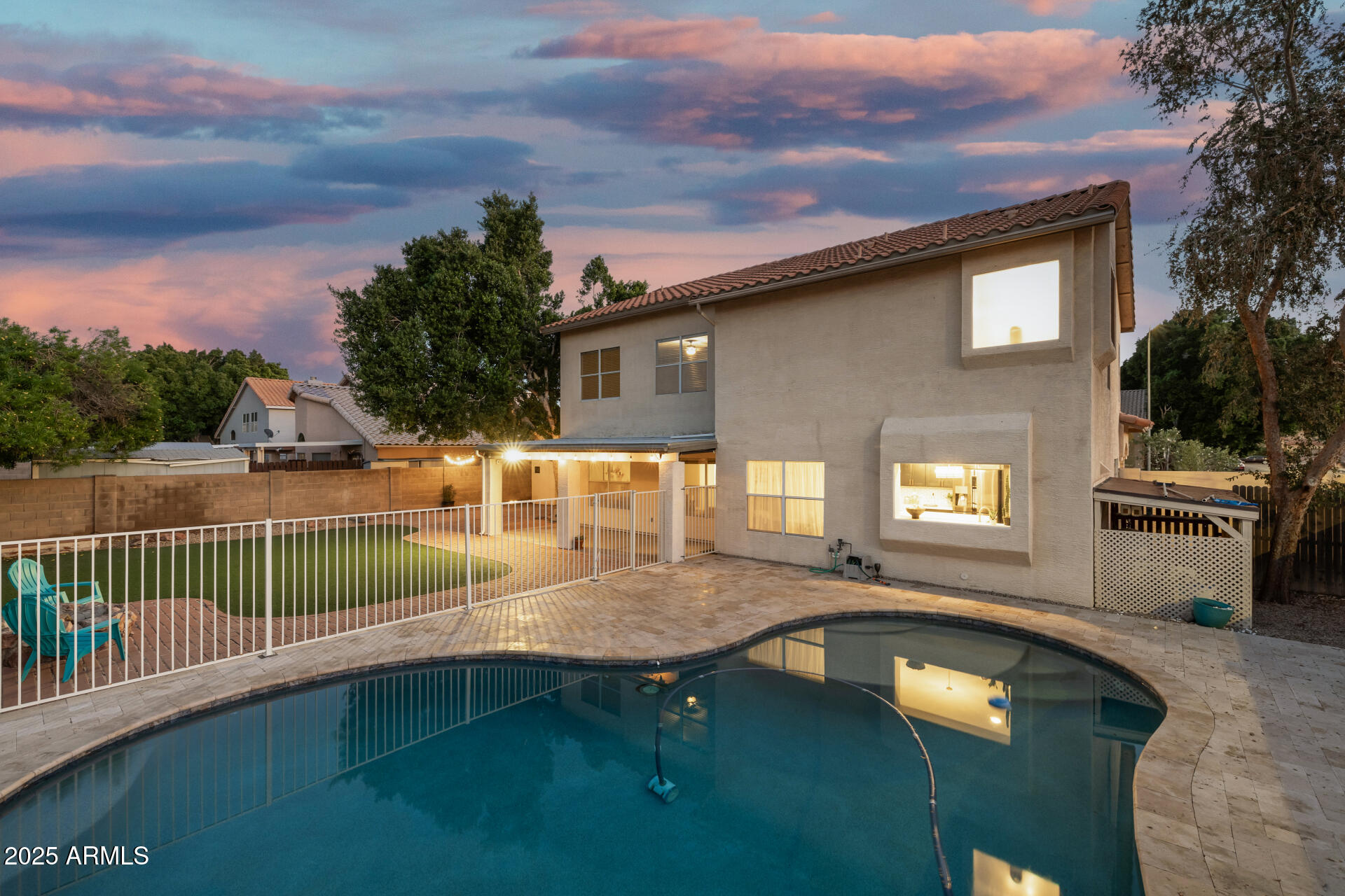 660 W MENDOZA Avenue