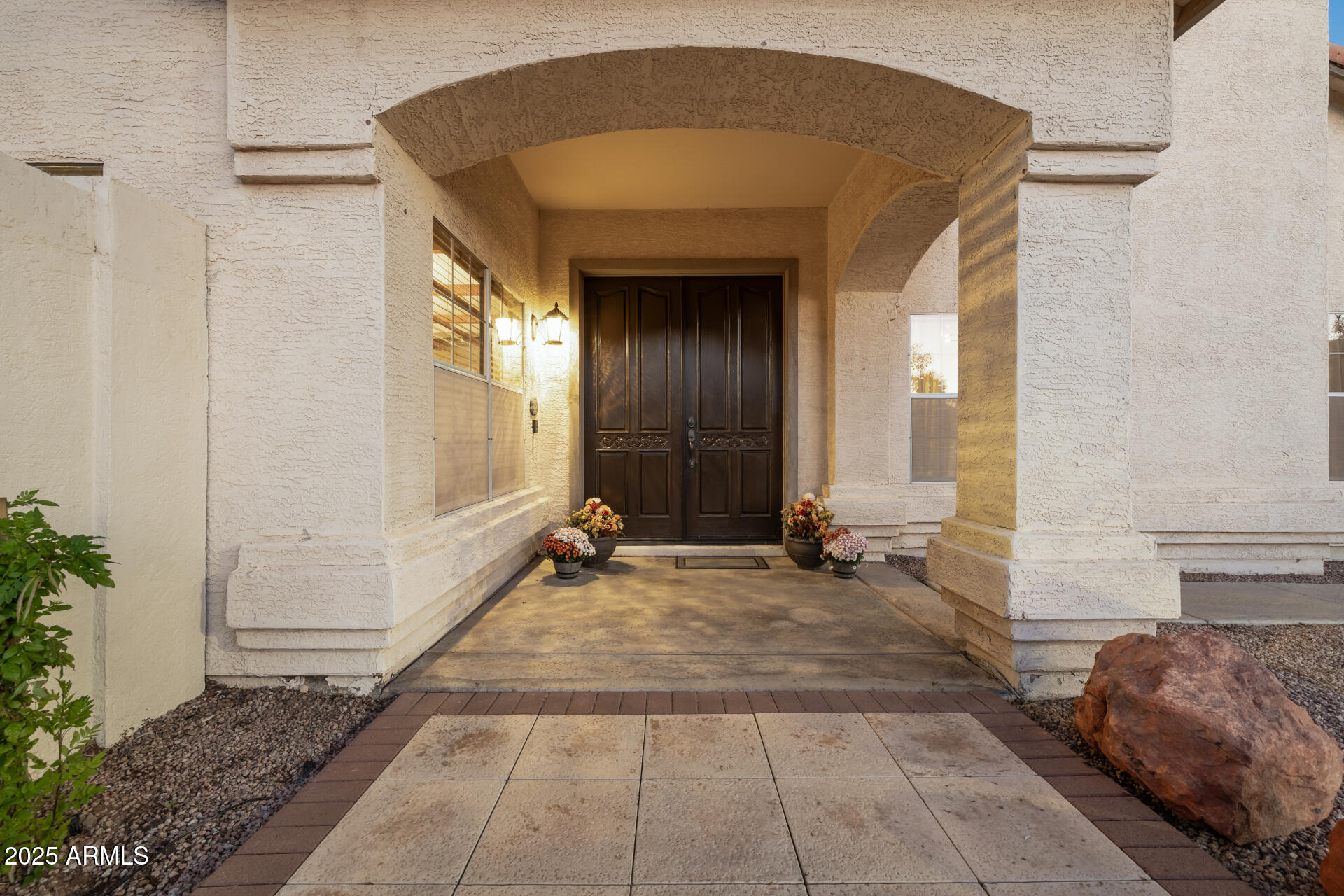 660 W MENDOZA Avenue