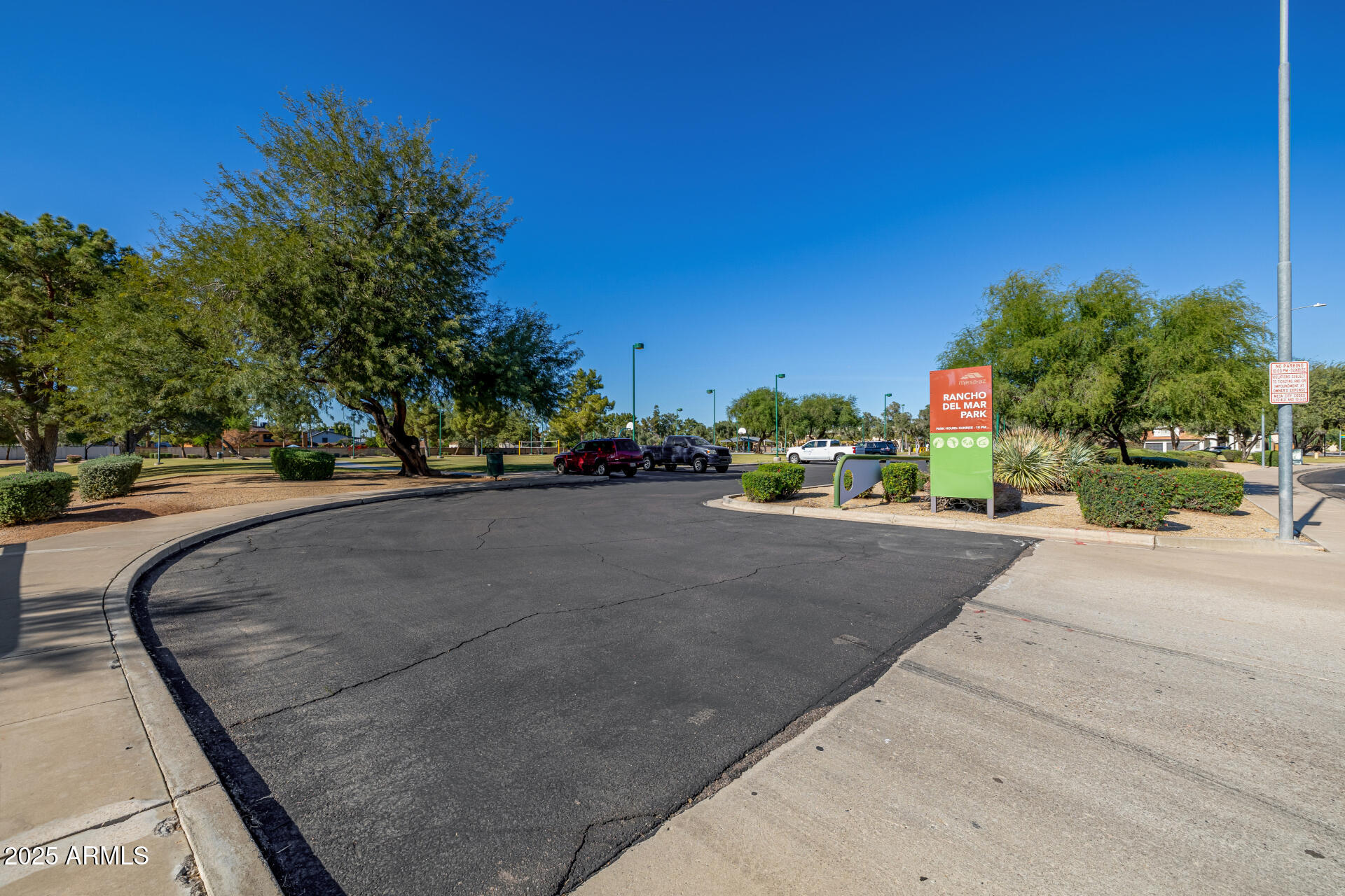 660 W MENDOZA Avenue