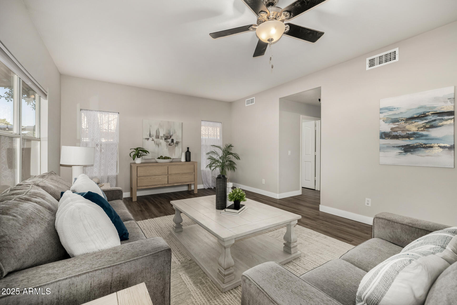 660 W MENDOZA Avenue