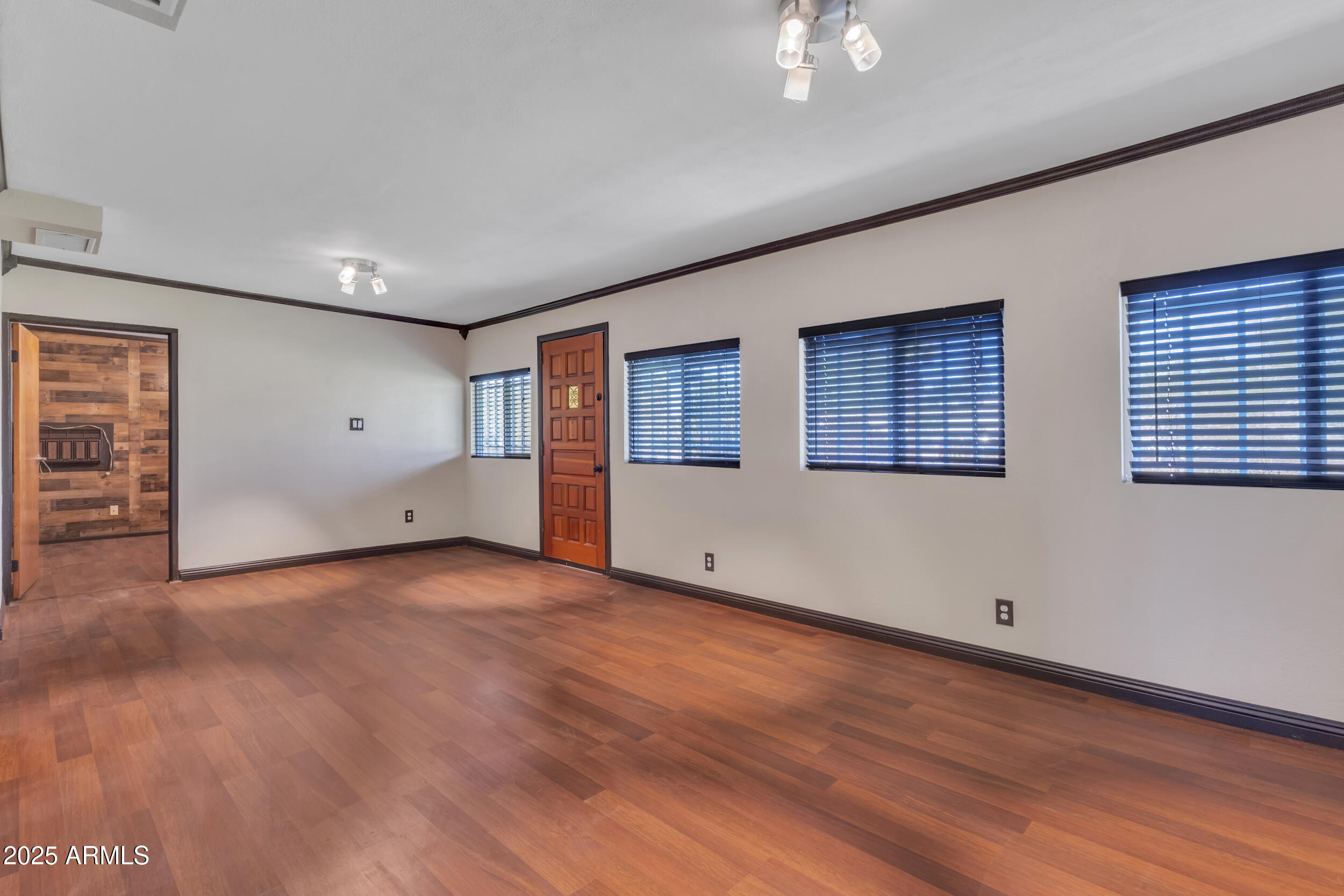 1331 E MCKINLEY Street