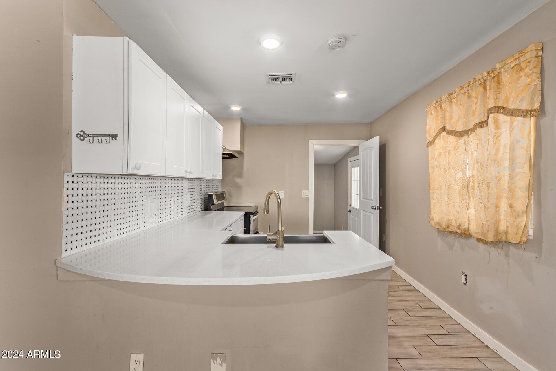 3212 W JACKSON Street