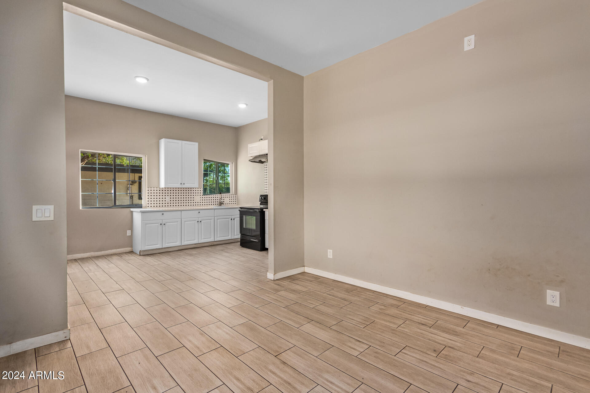 3212 W JACKSON Street