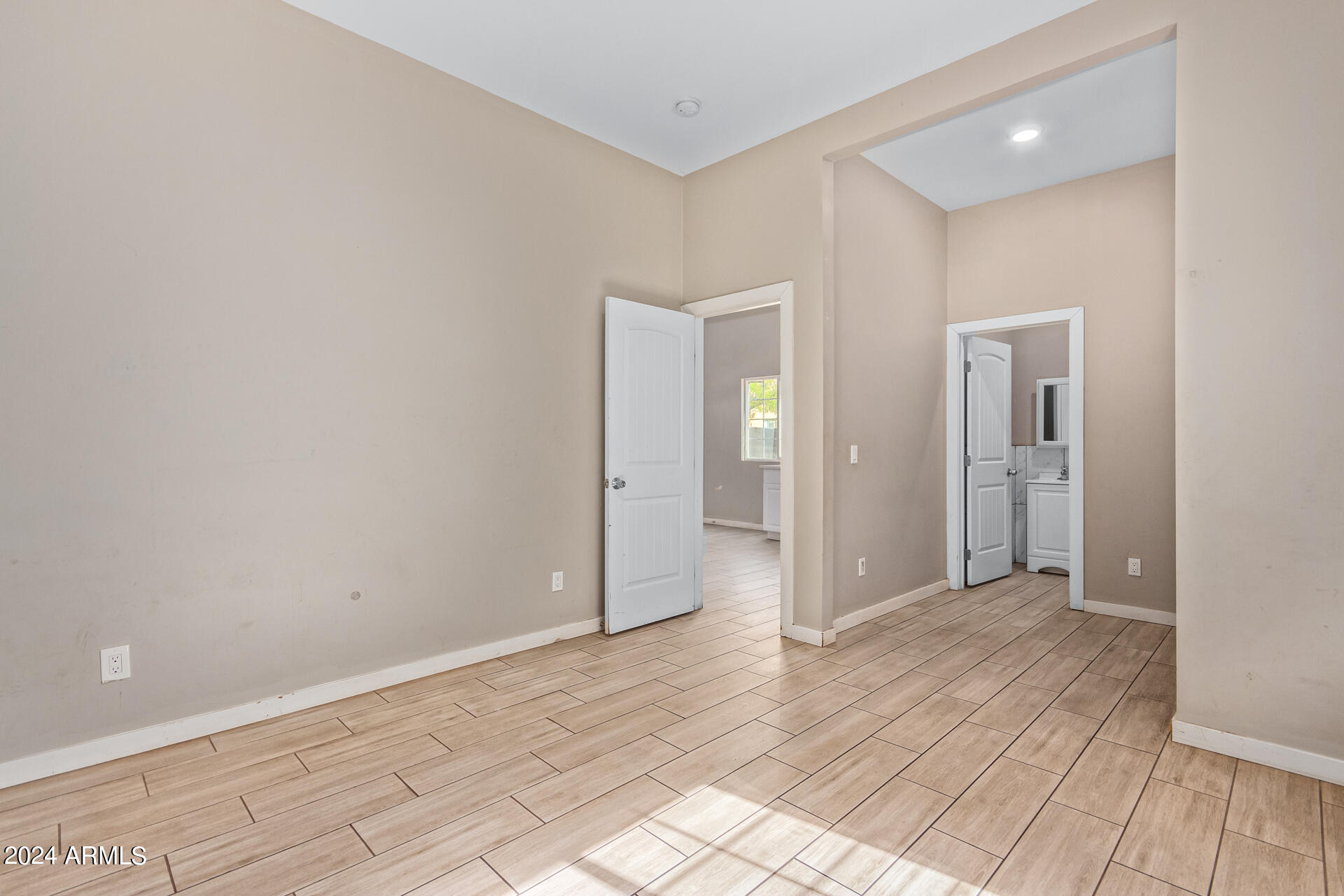 3212 W JACKSON Street