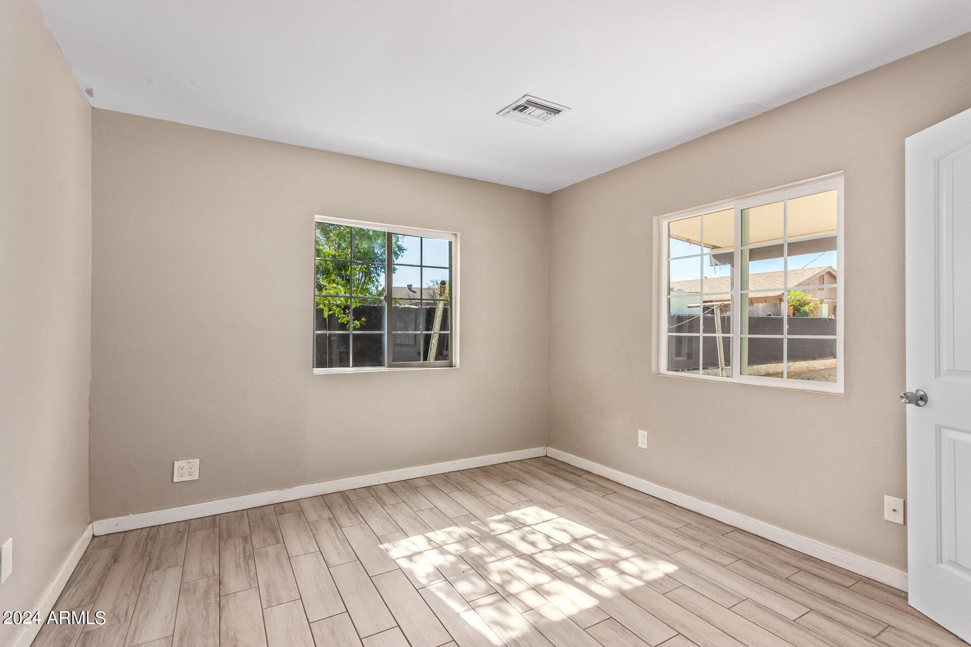 3212 W JACKSON Street