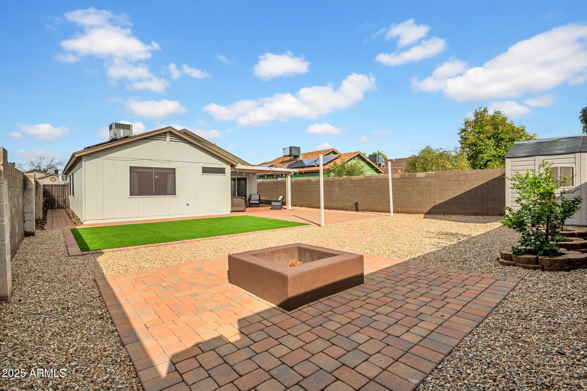 3123 W VIA MONTOYA Drive