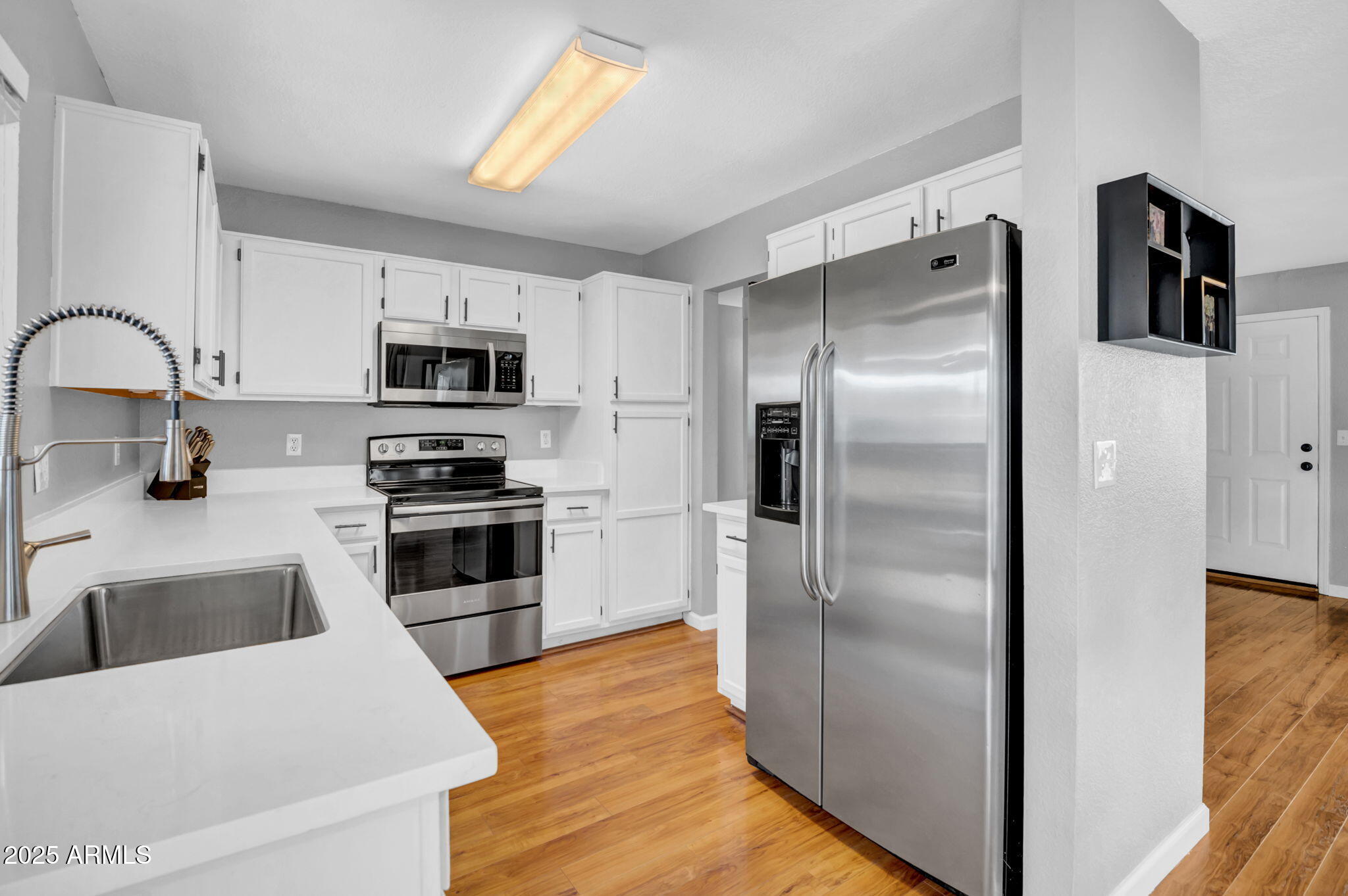 3123 W VIA MONTOYA Drive