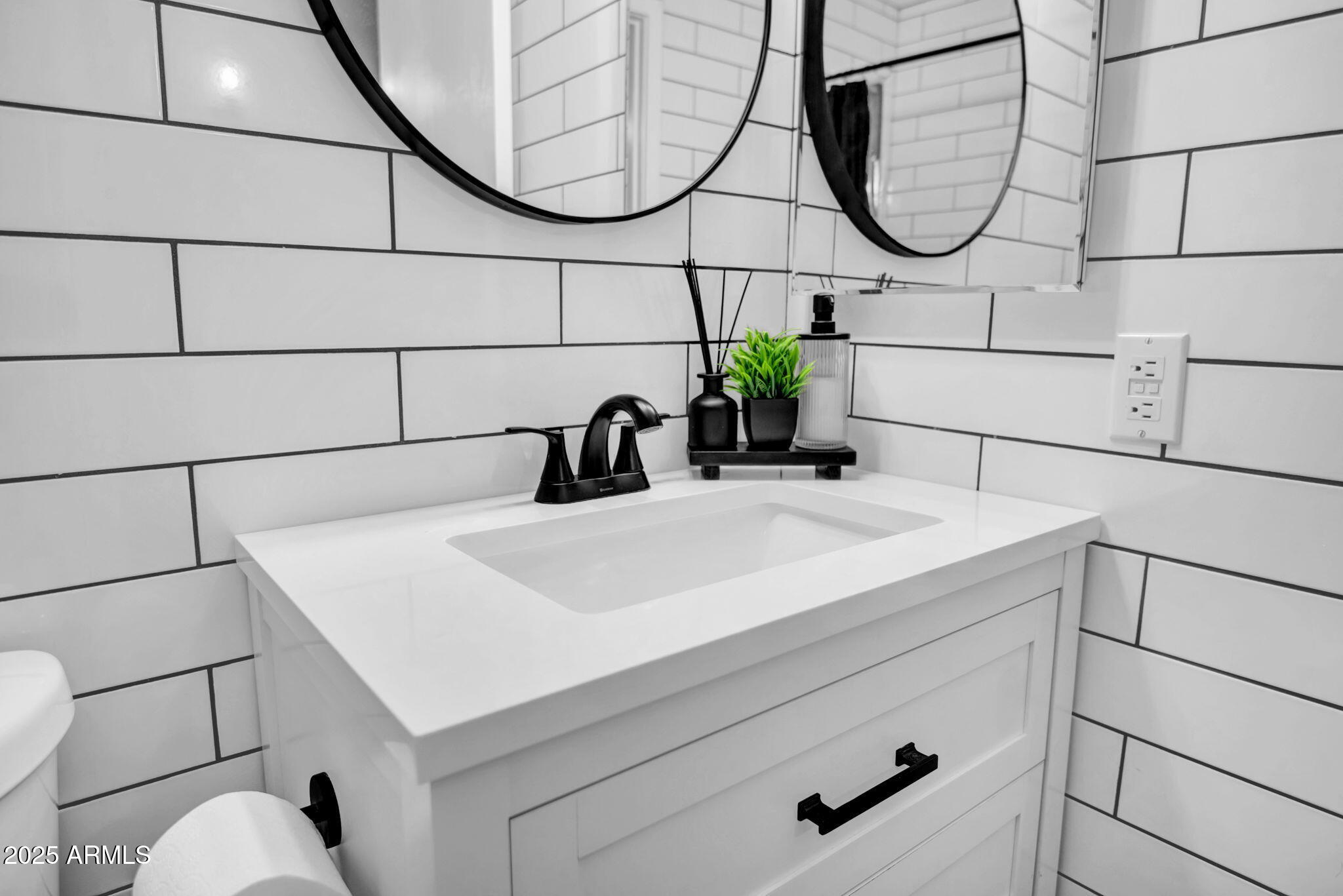 3123 W VIA MONTOYA Drive