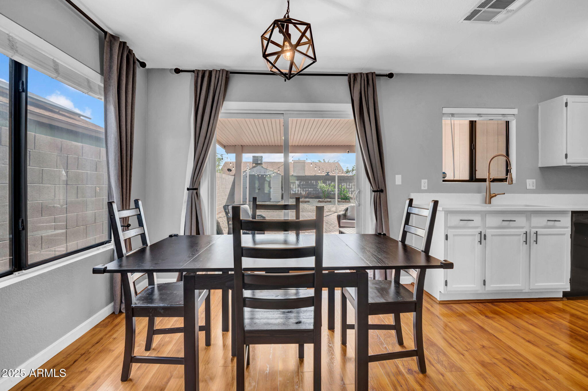 3123 W VIA MONTOYA Drive