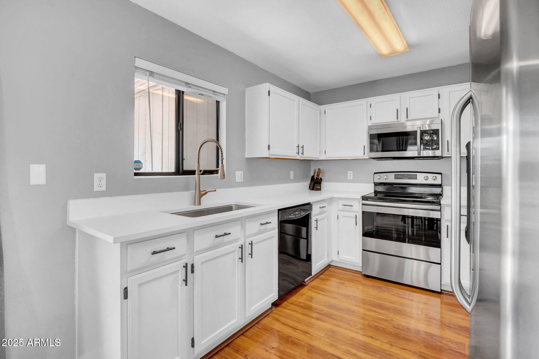 3123 W VIA MONTOYA Drive