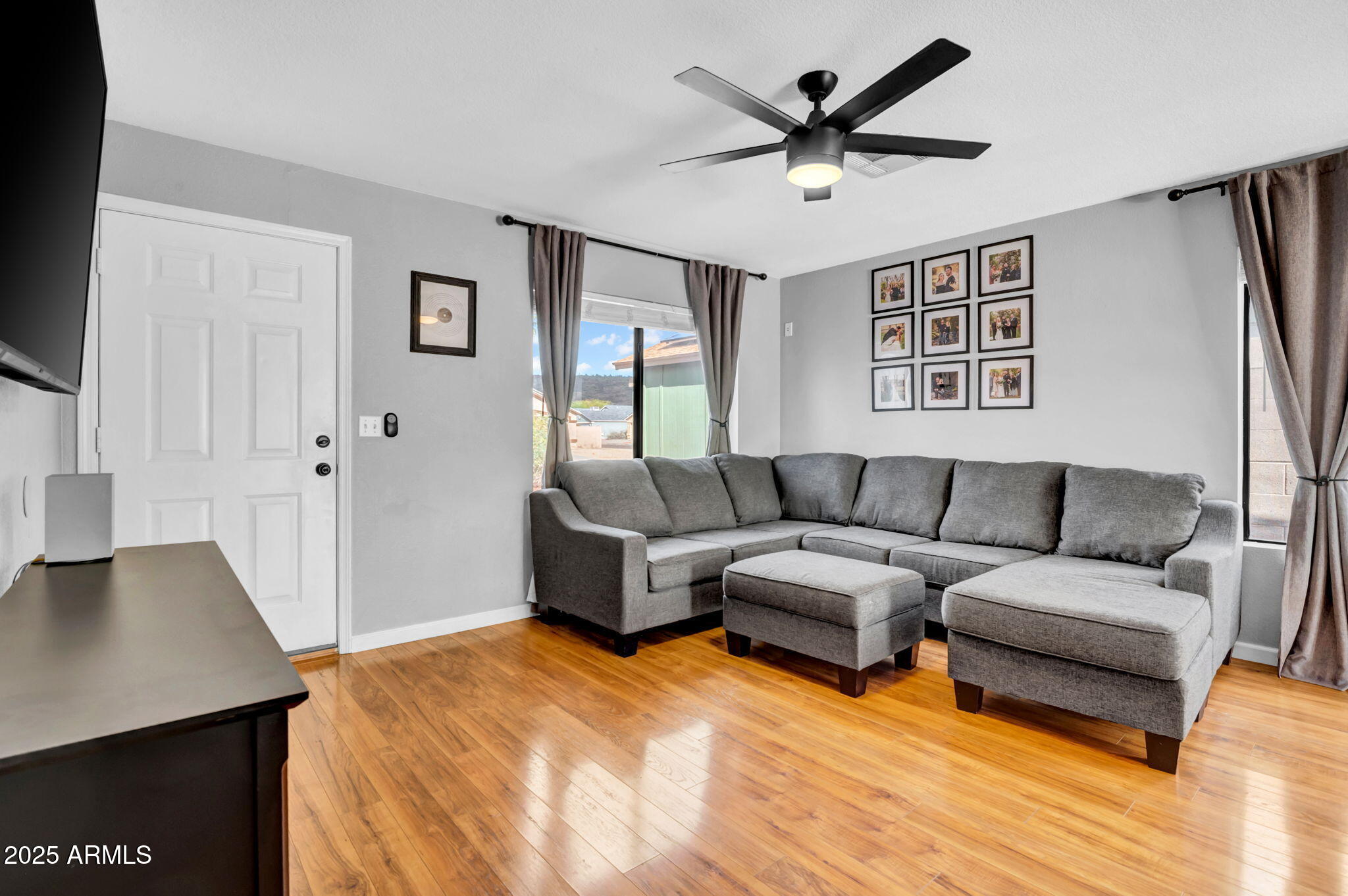 3123 W VIA MONTOYA Drive