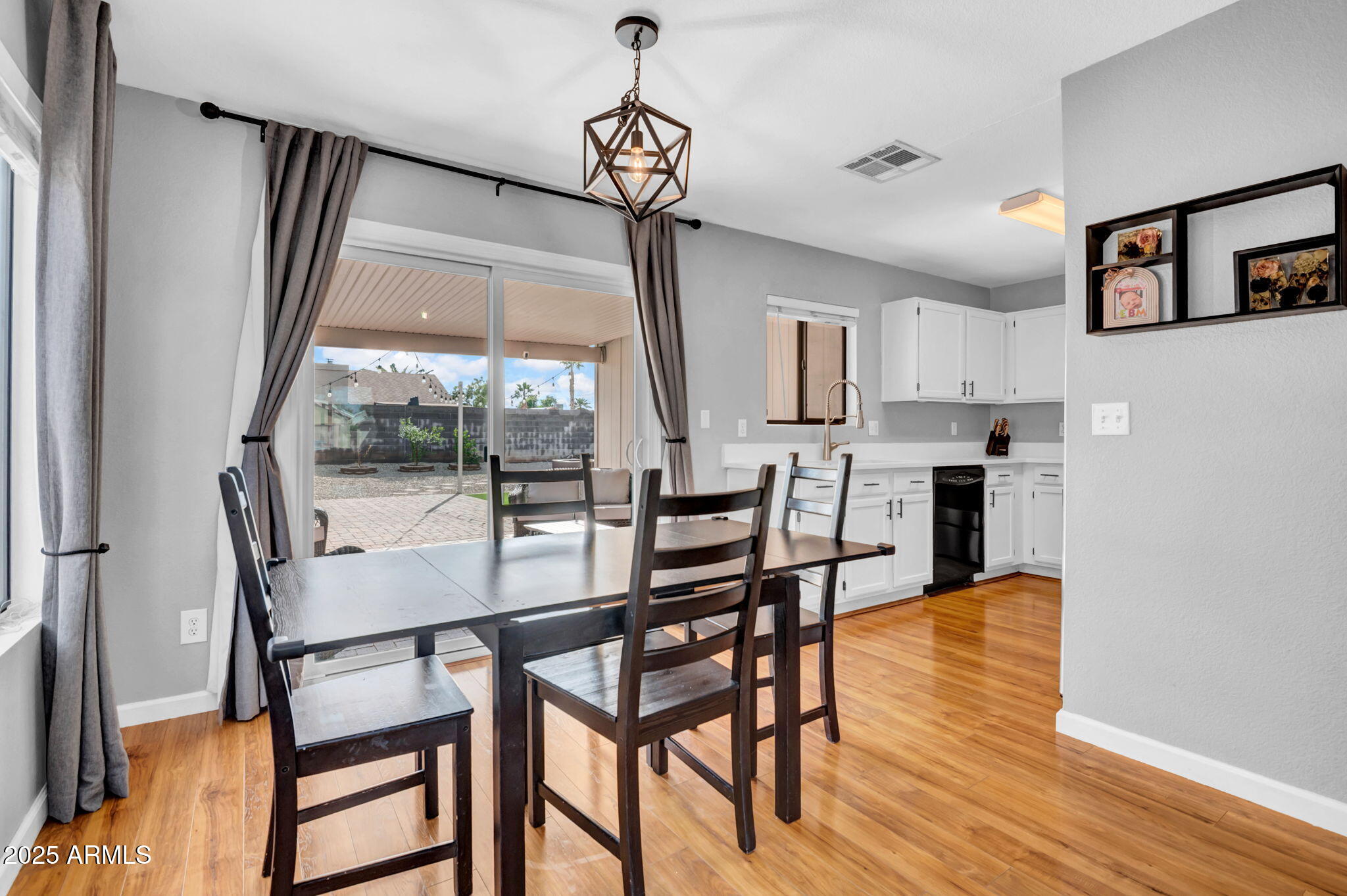 3123 W VIA MONTOYA Drive