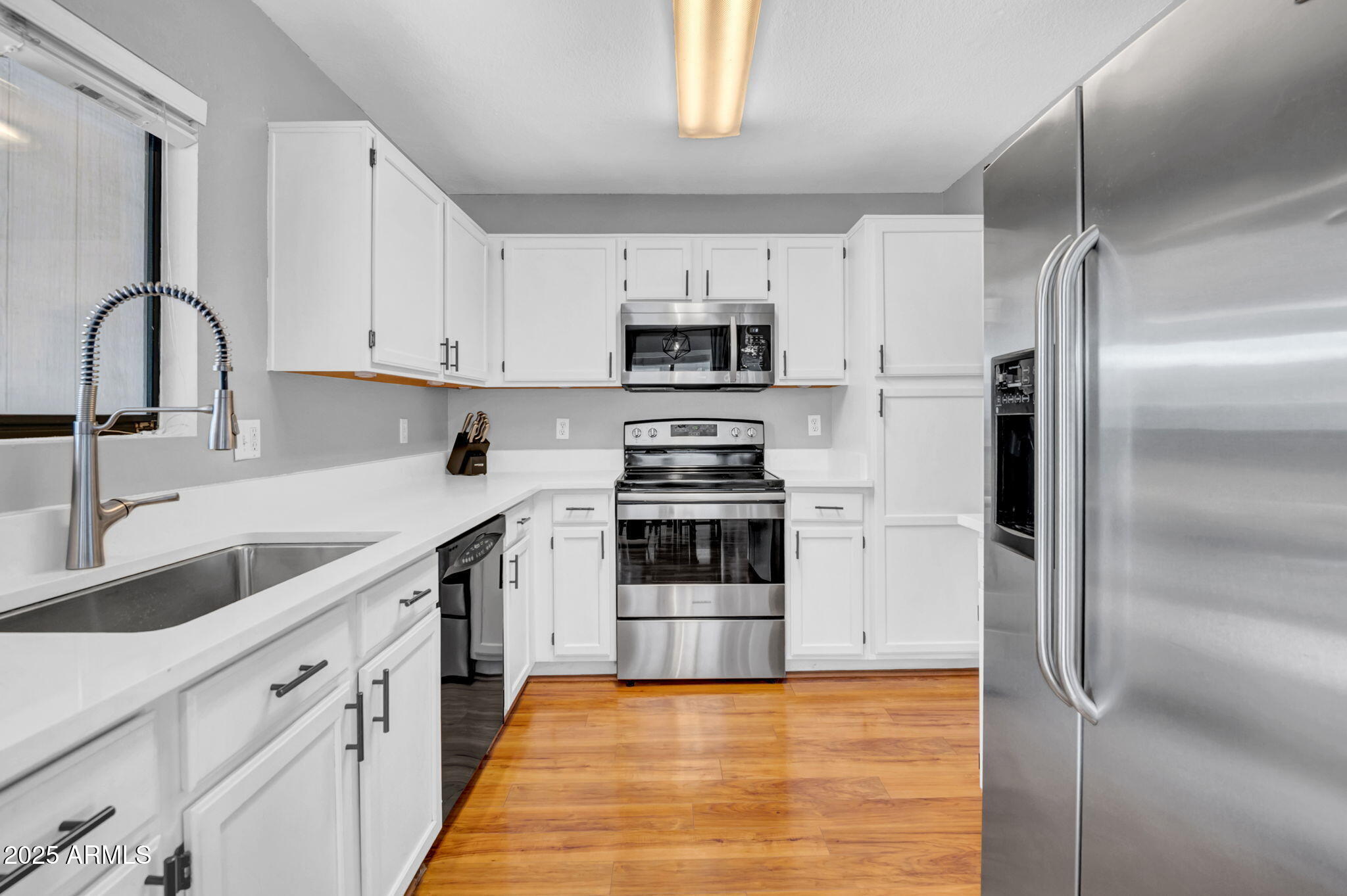 3123 W VIA MONTOYA Drive