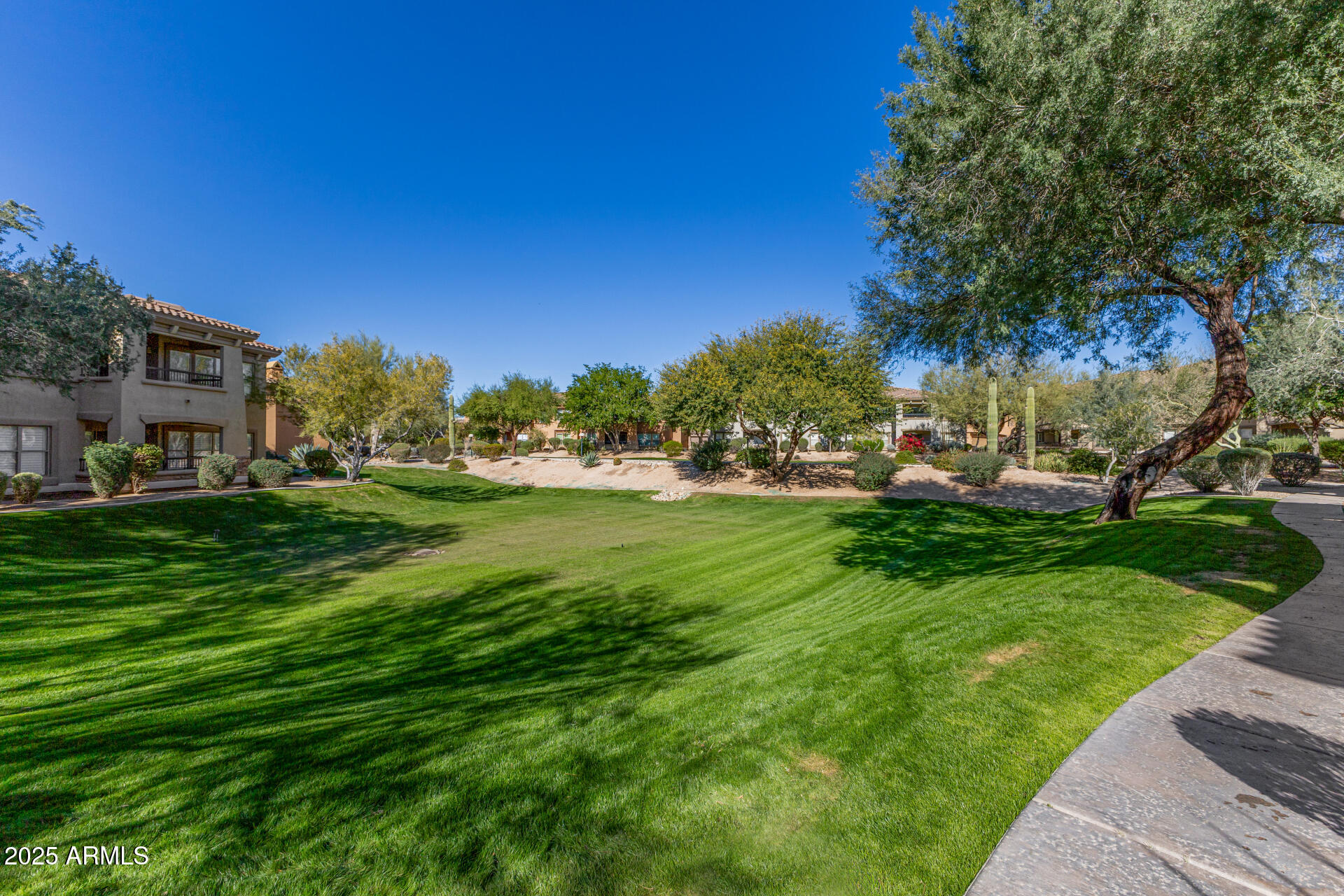 19700 N 76TH Street 2098