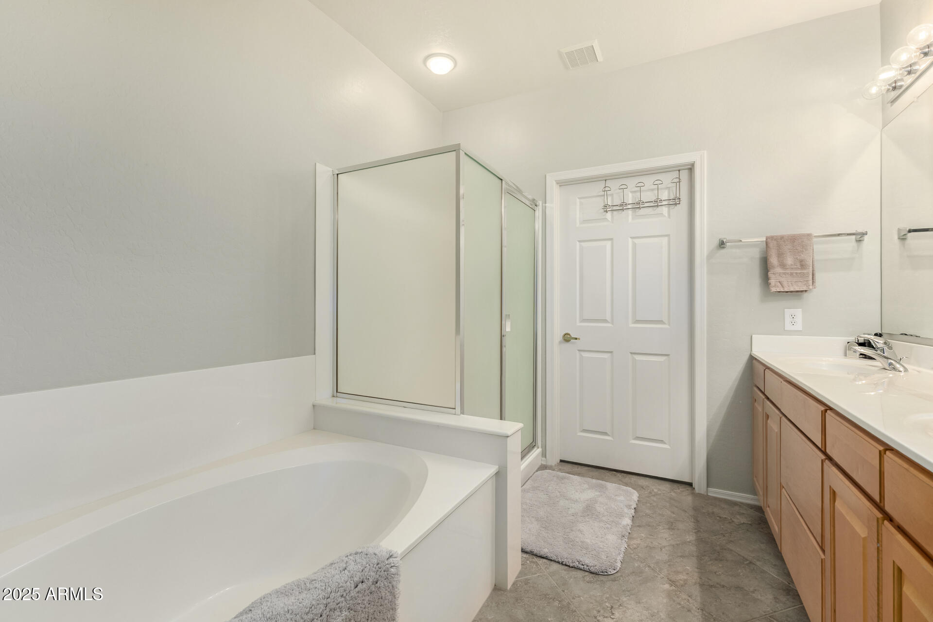 19700 N 76TH Street 2098