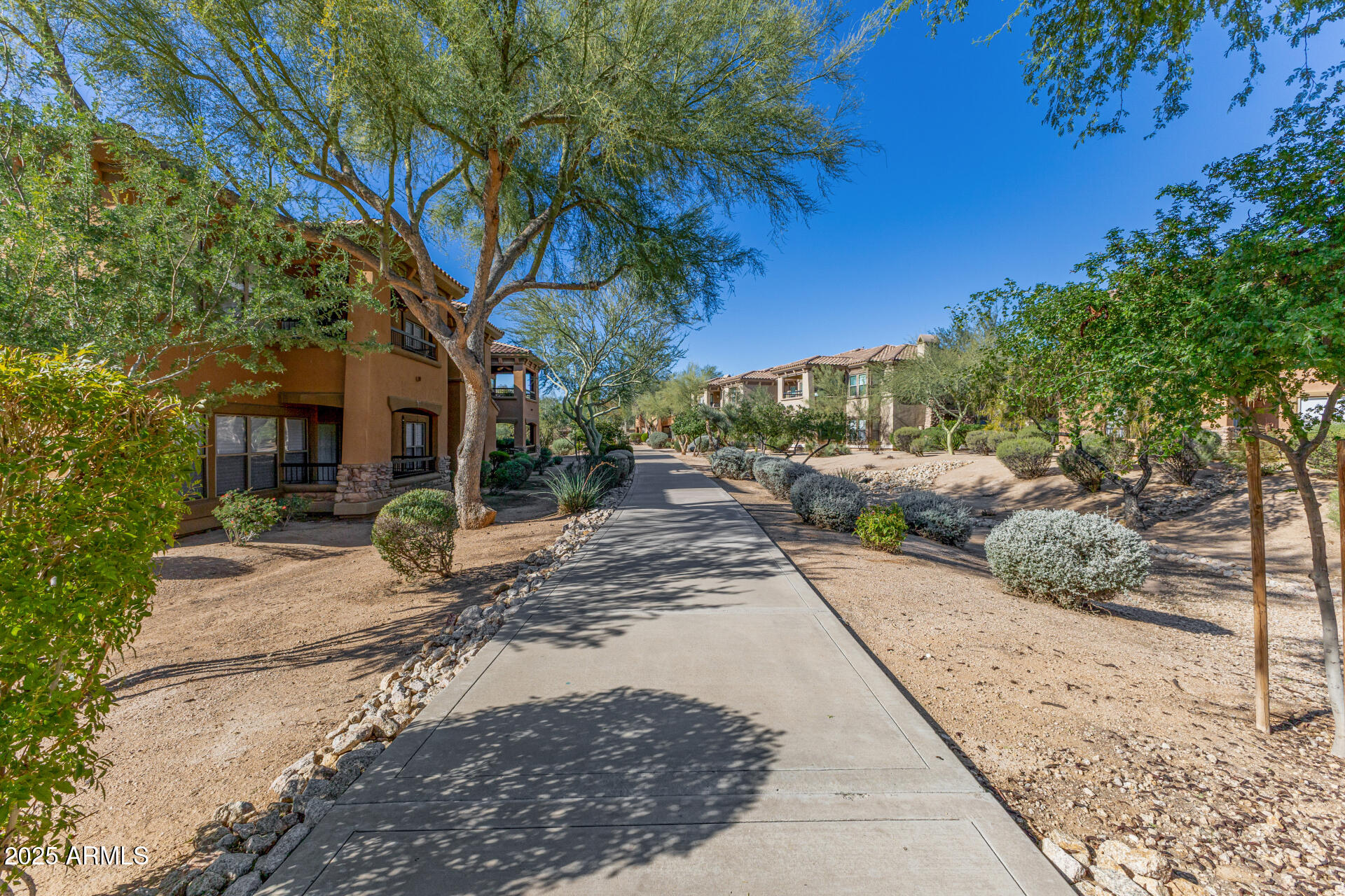 19700 N 76TH Street 2098