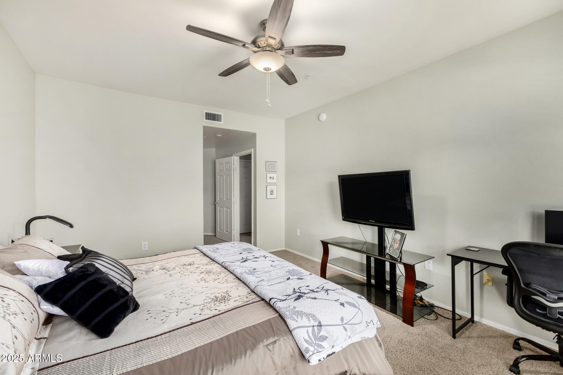 19700 N 76TH Street 2098