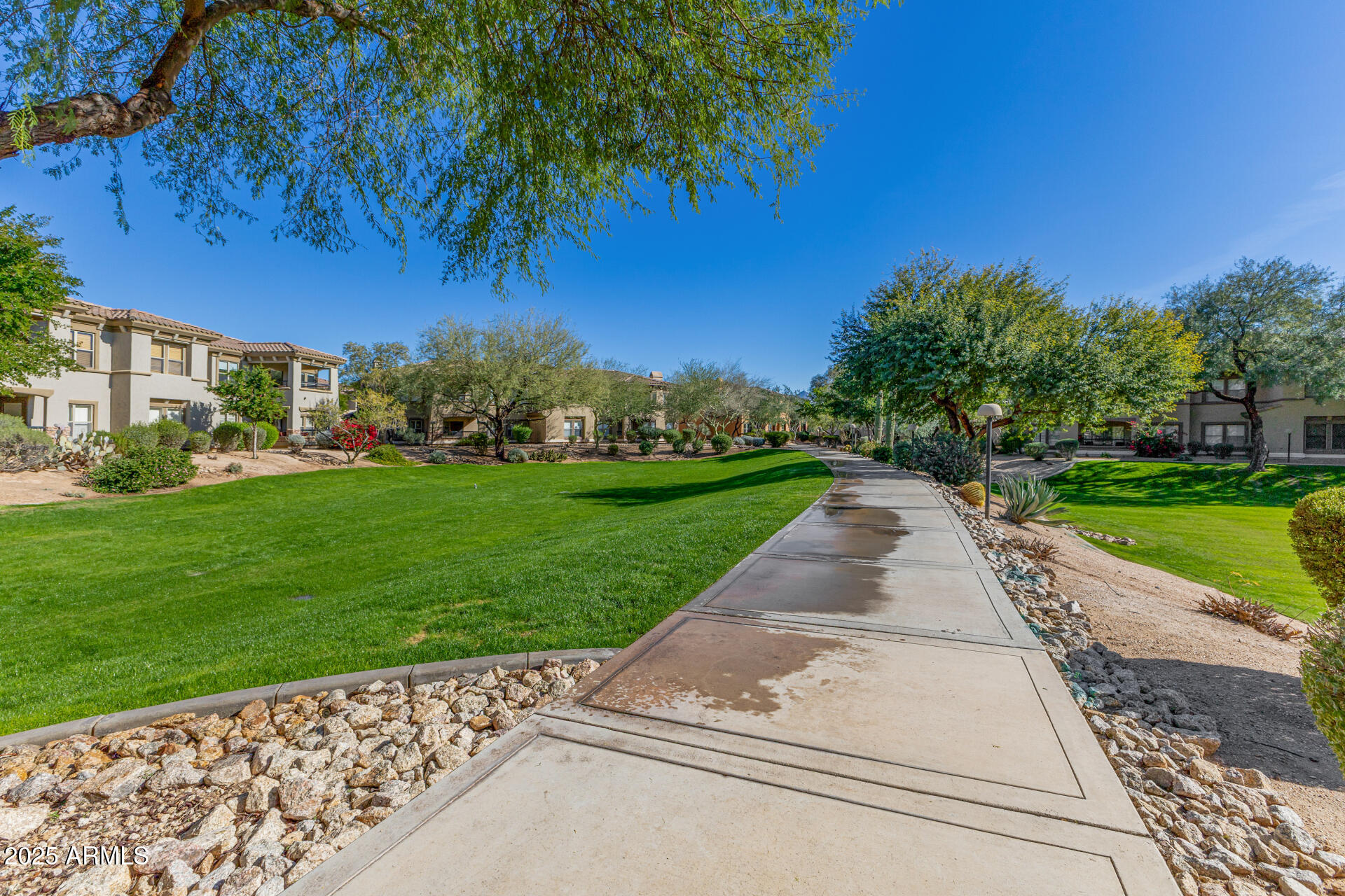 19700 N 76TH Street 2098