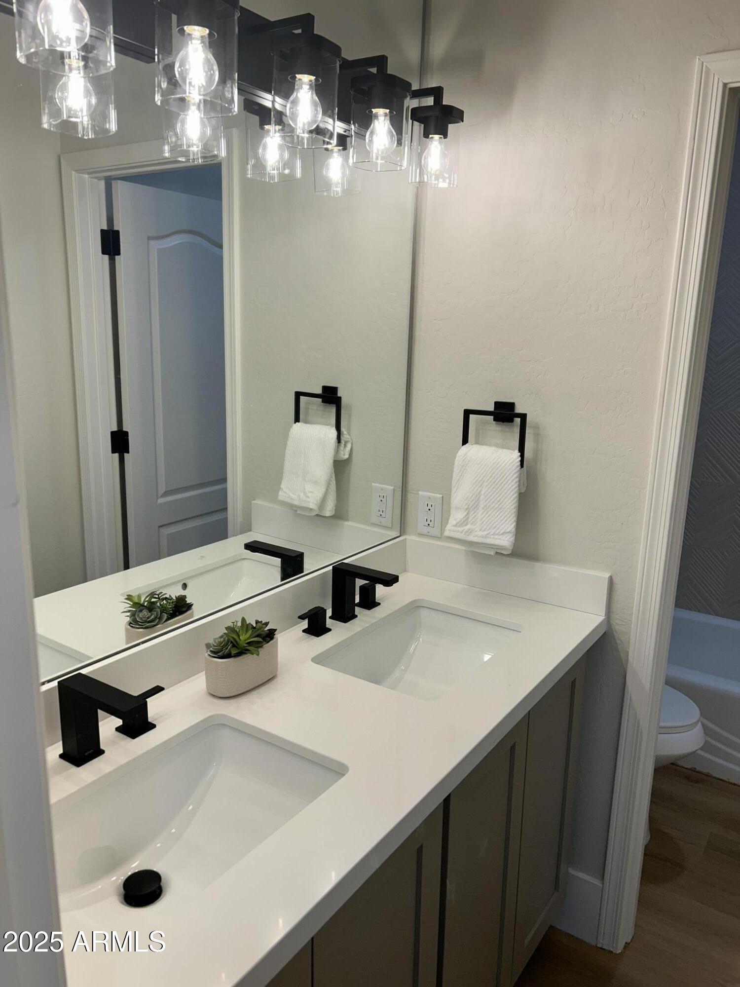 5286 W LONE CACTUS Drive