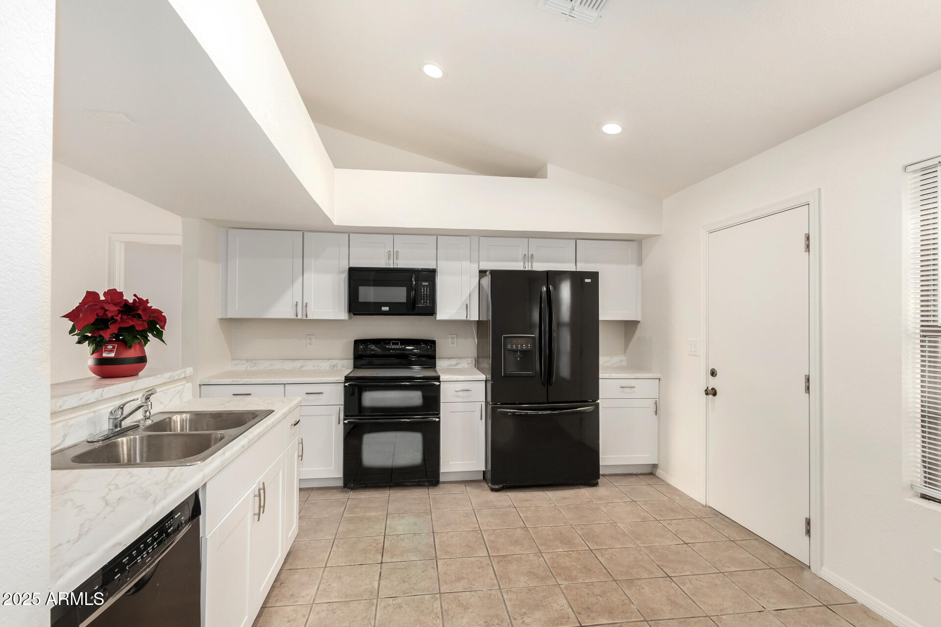 2702 E CATHEDRAL ROCK Drive