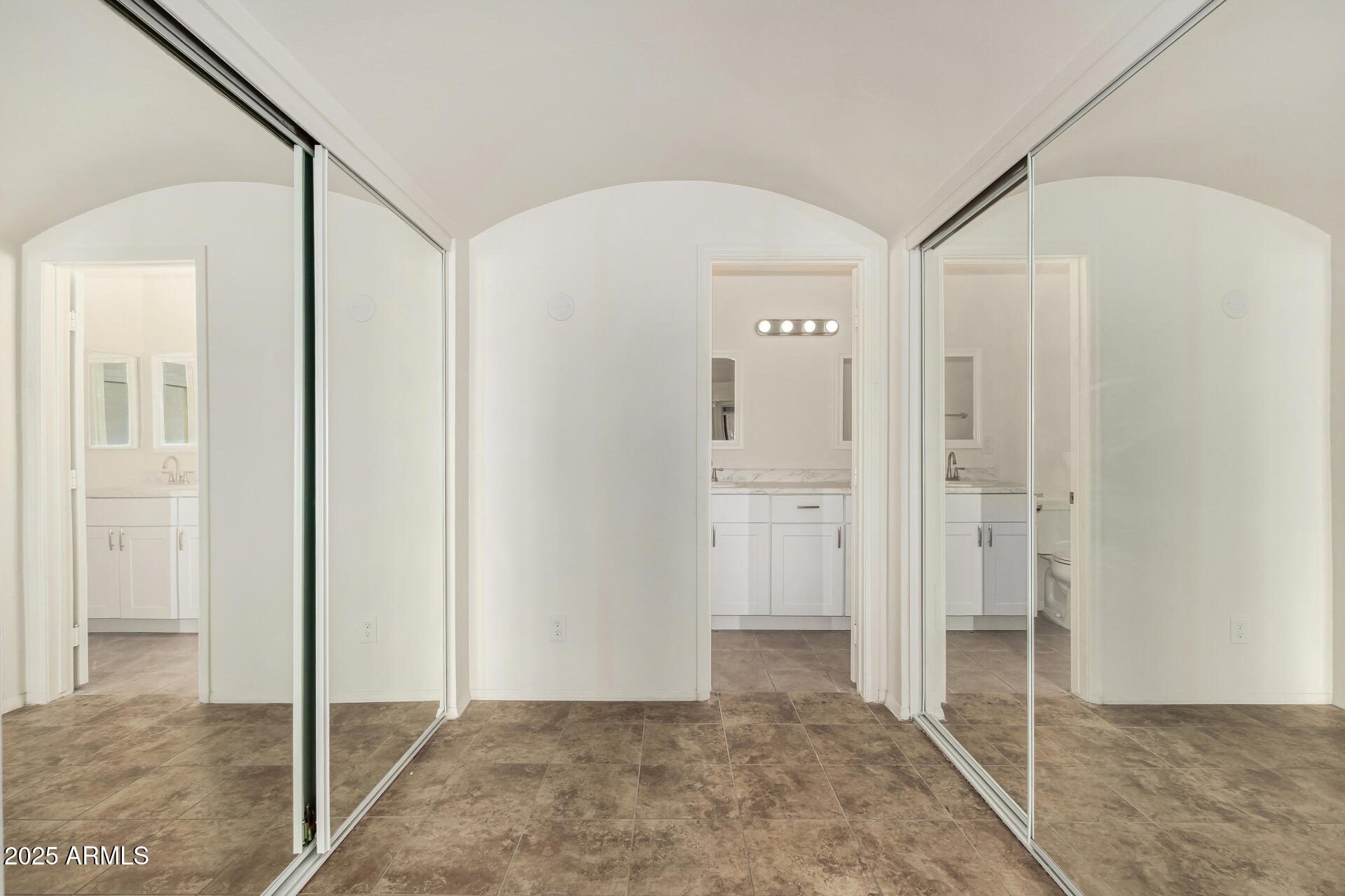 2702 E CATHEDRAL ROCK Drive