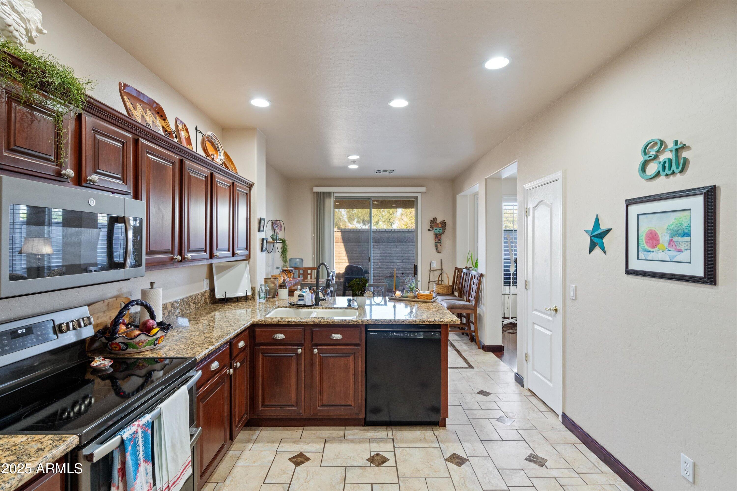 5415 E MCKELLIPS Road 110