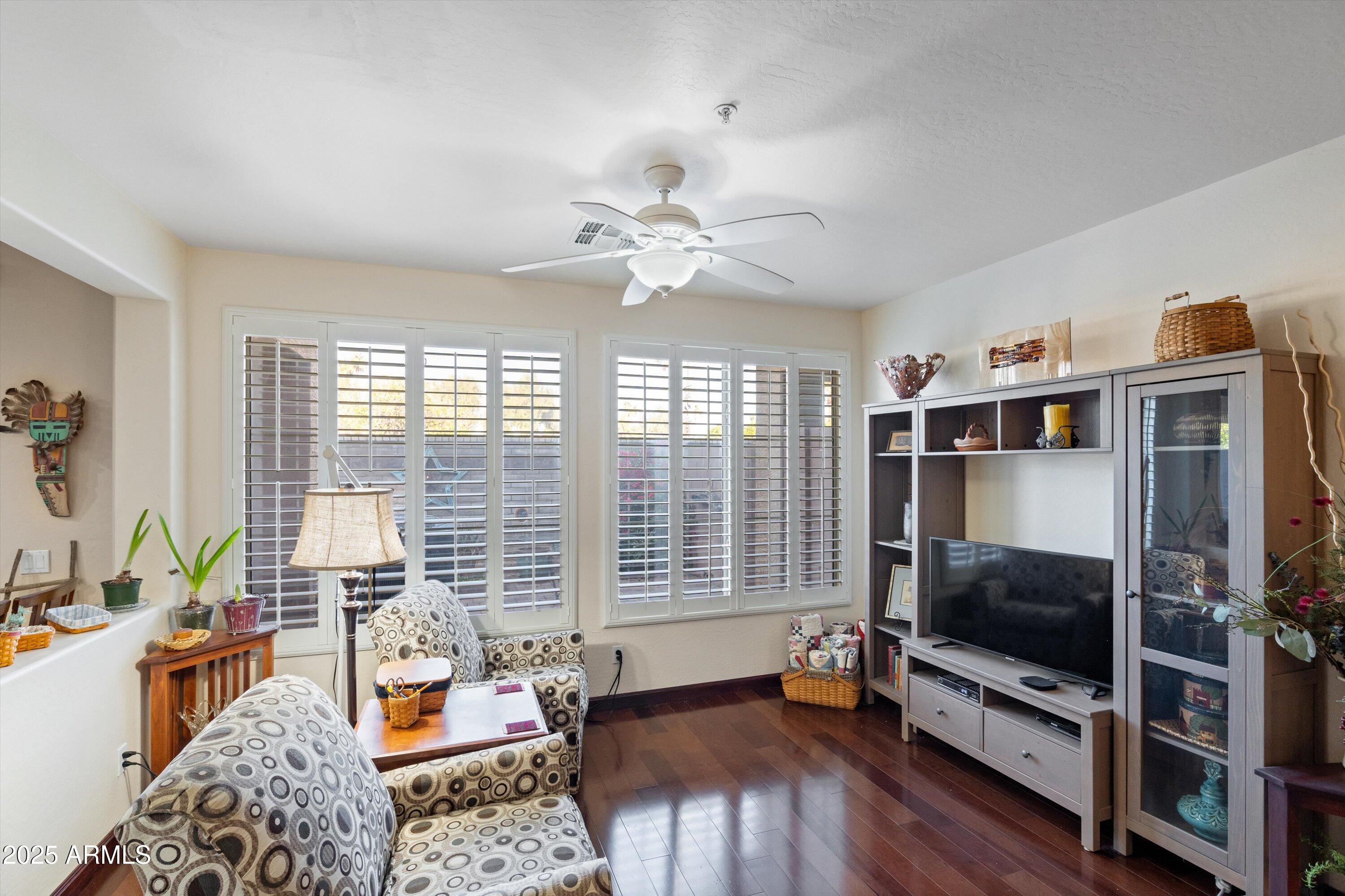 5415 E MCKELLIPS Road 110