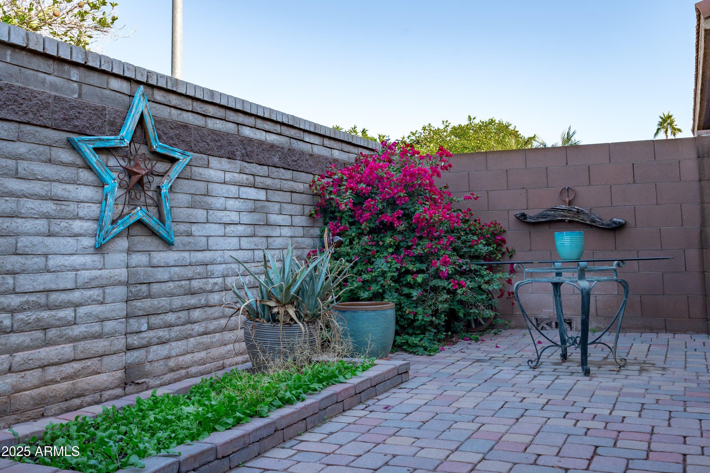 5415 E MCKELLIPS Road 110